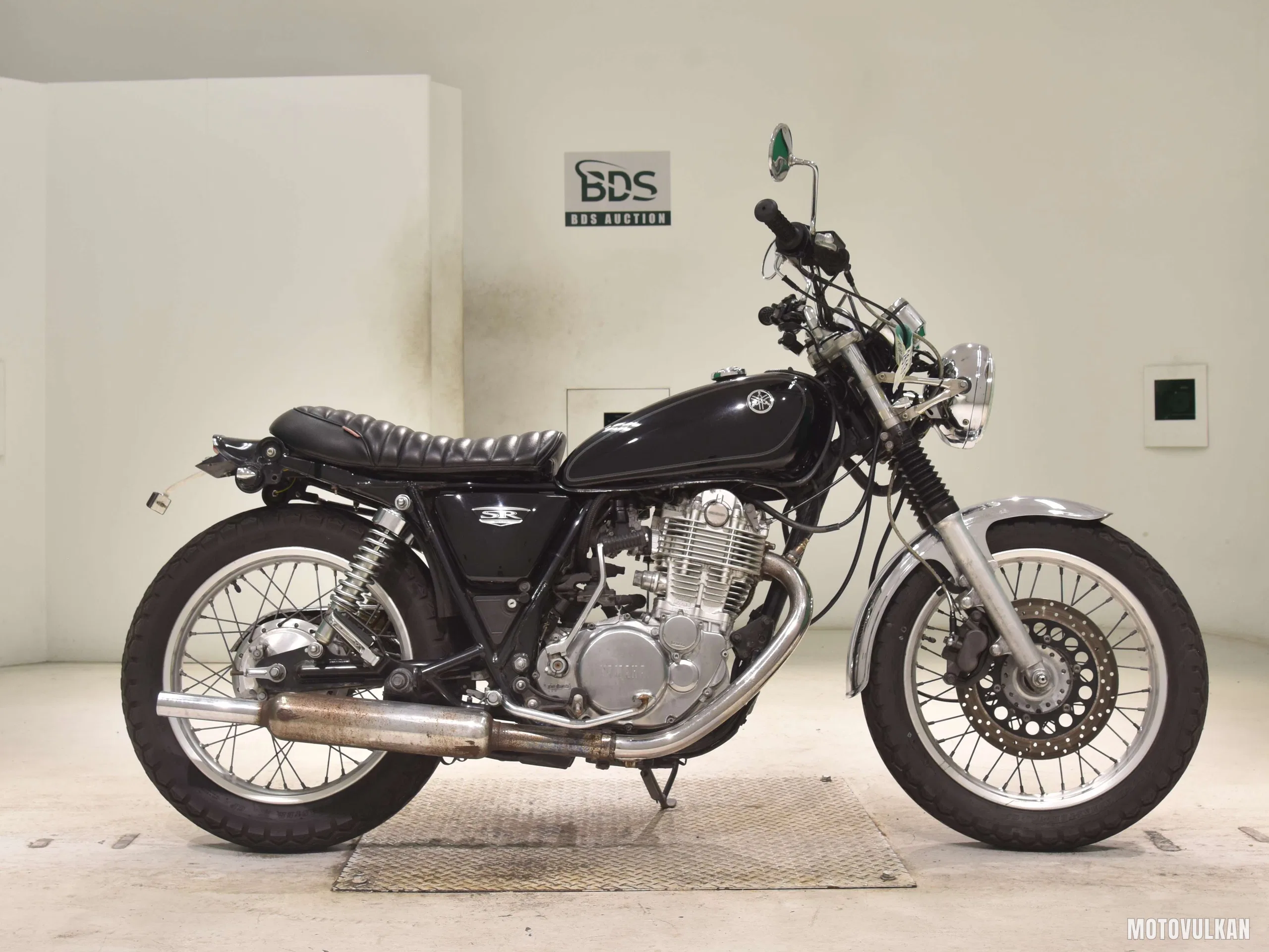 Yamaha SR400-4
