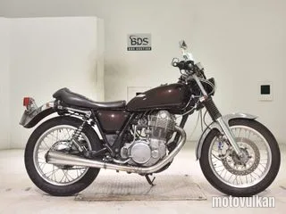 Yamaha SR400-3
