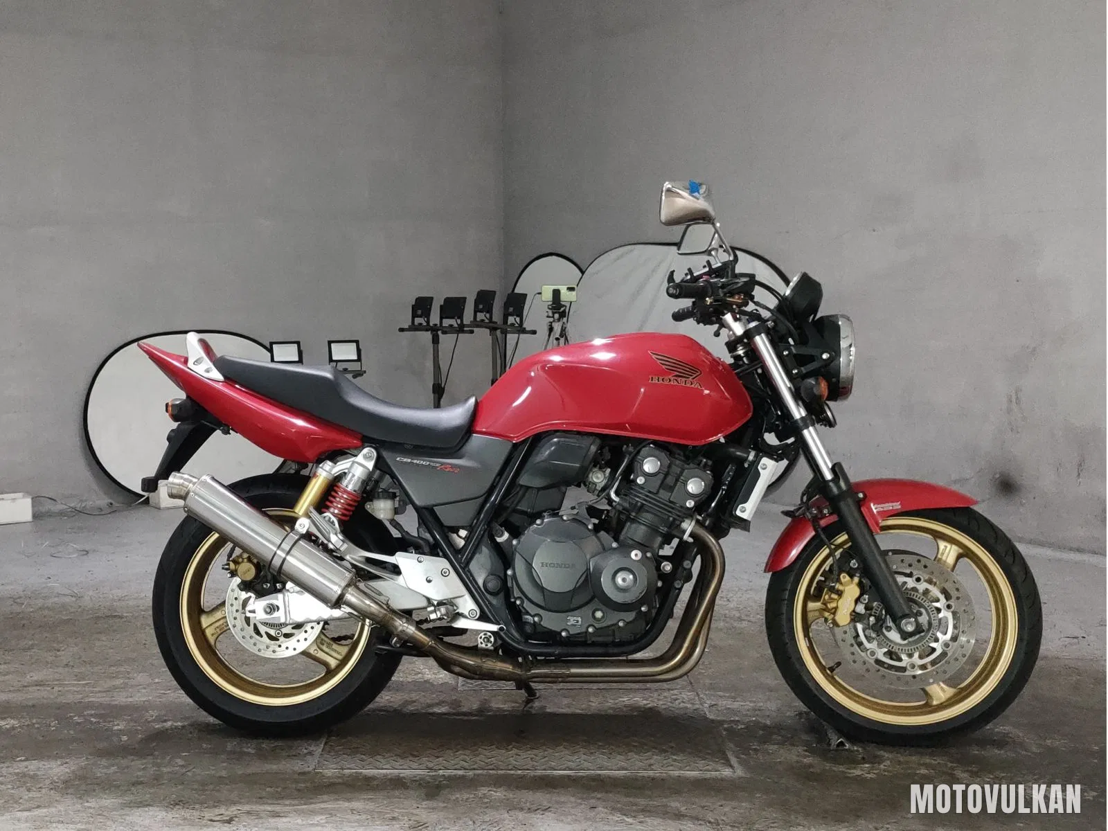 Honda CB400SF VTEC Revo