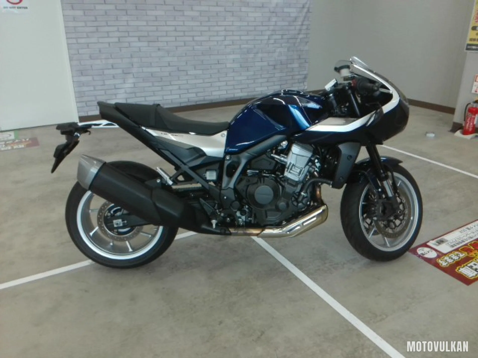 Honda Hawk11