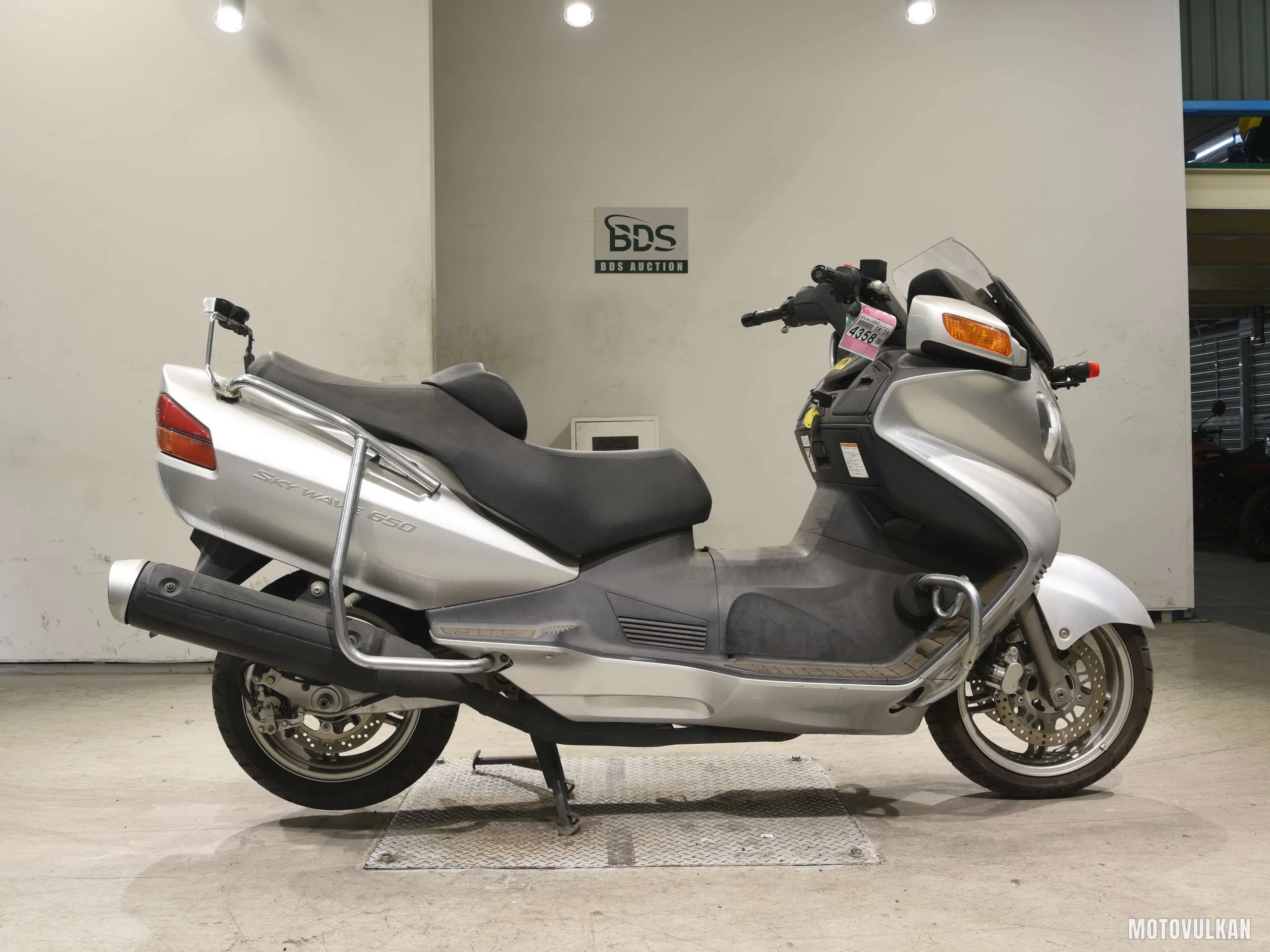Suzuki SKYWAVE650