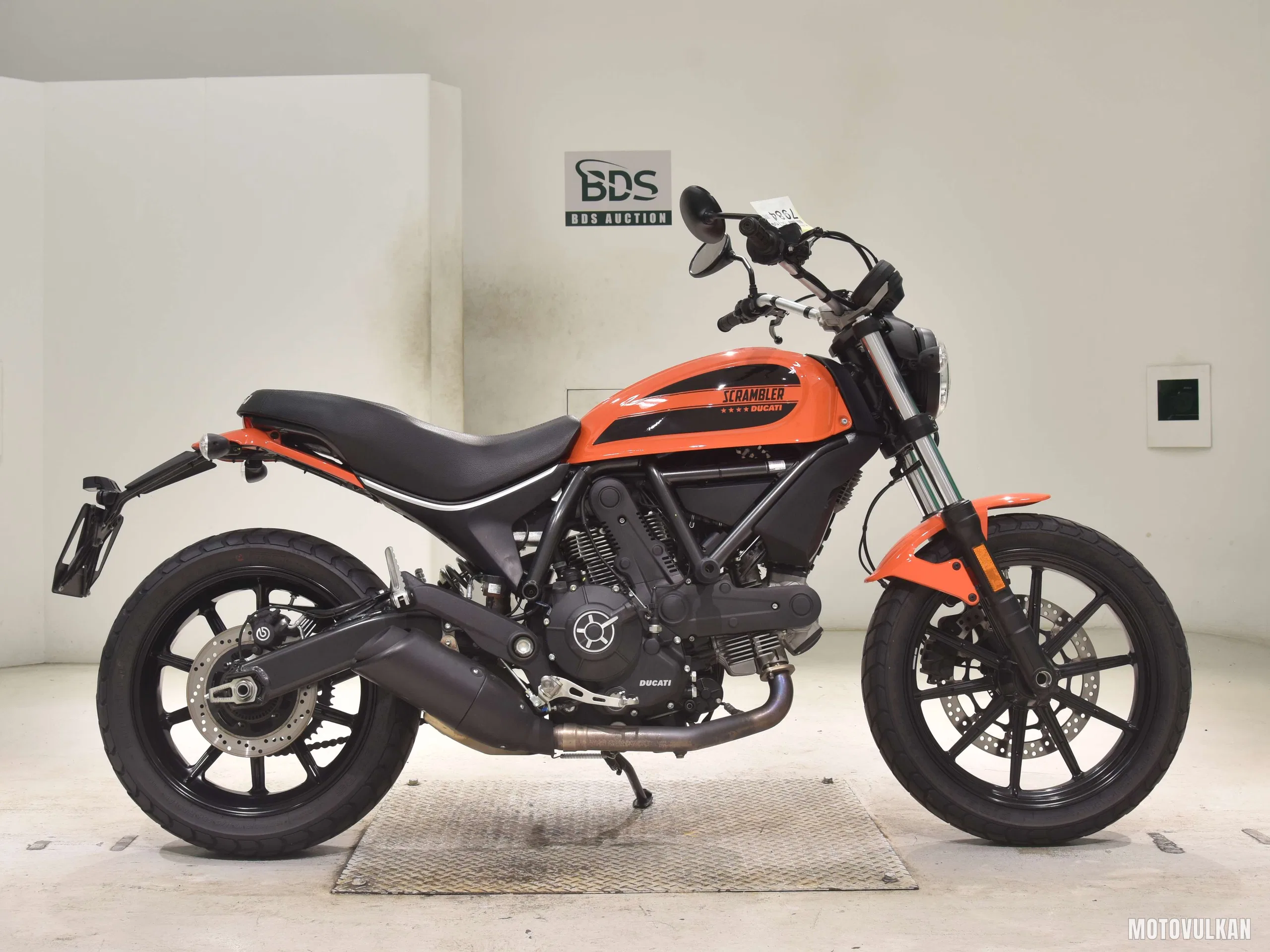  DUCATI SCRAMBLERSIXTY2
