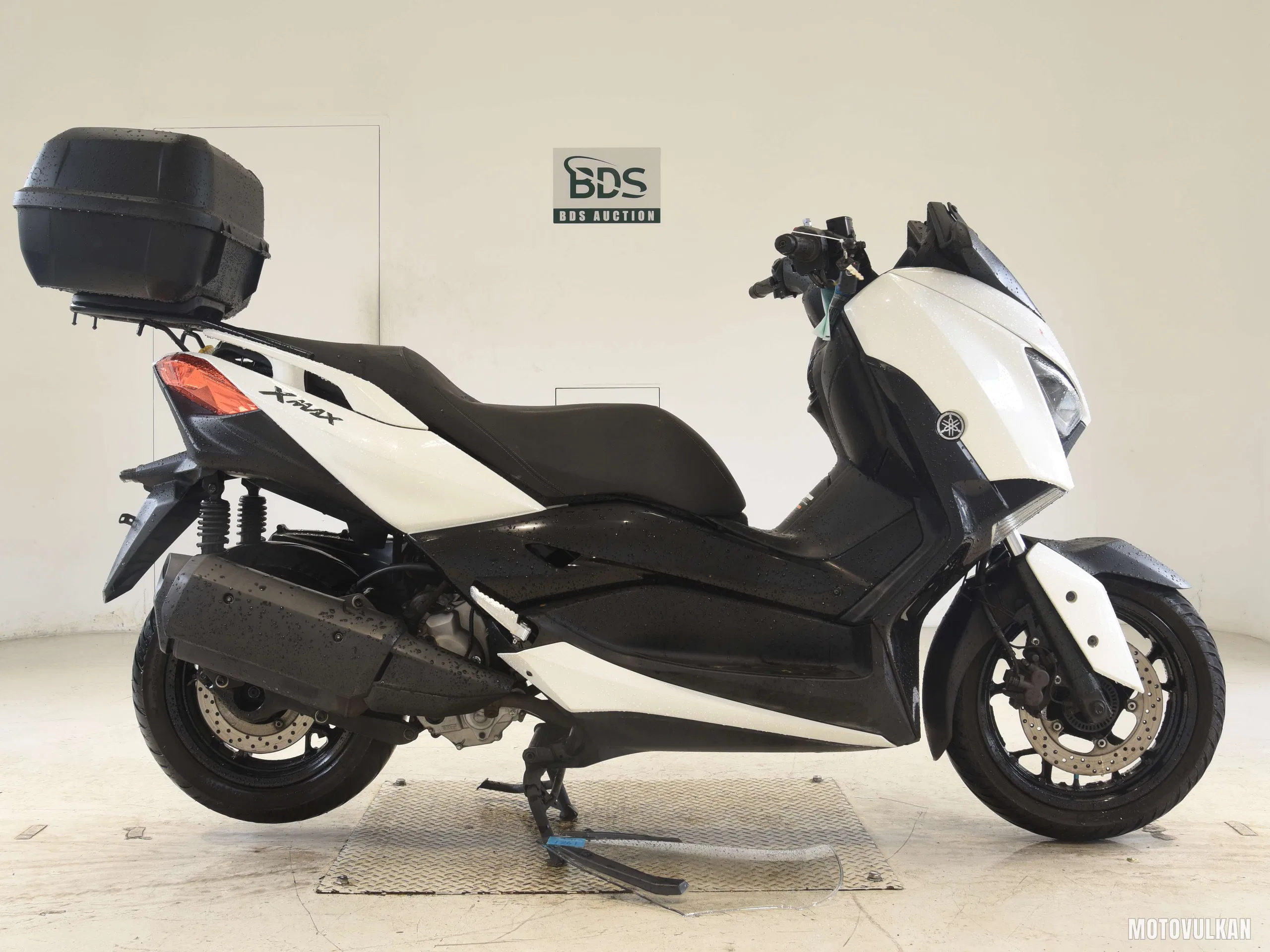 Yamaha X-MAX250-2