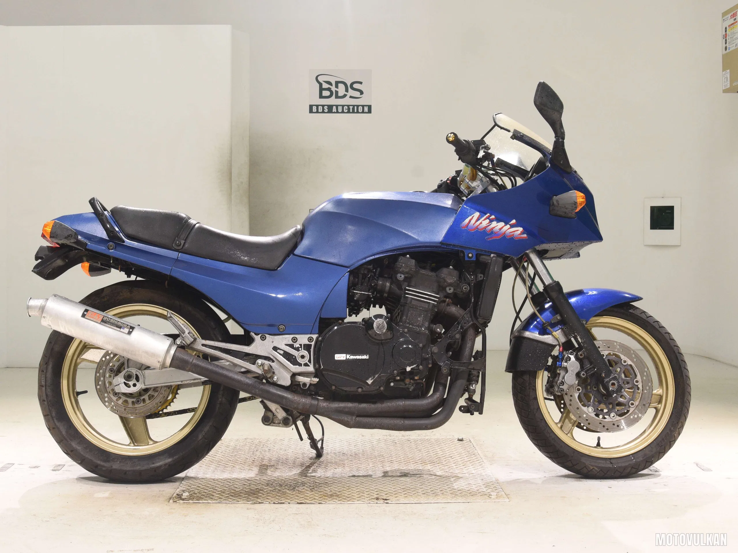 Kawasaki GPZ900R