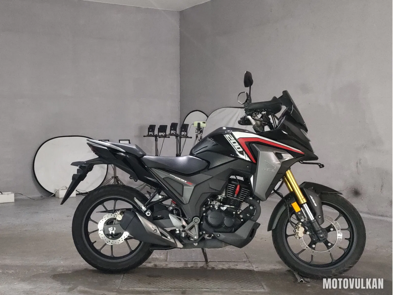 Honda CB200X