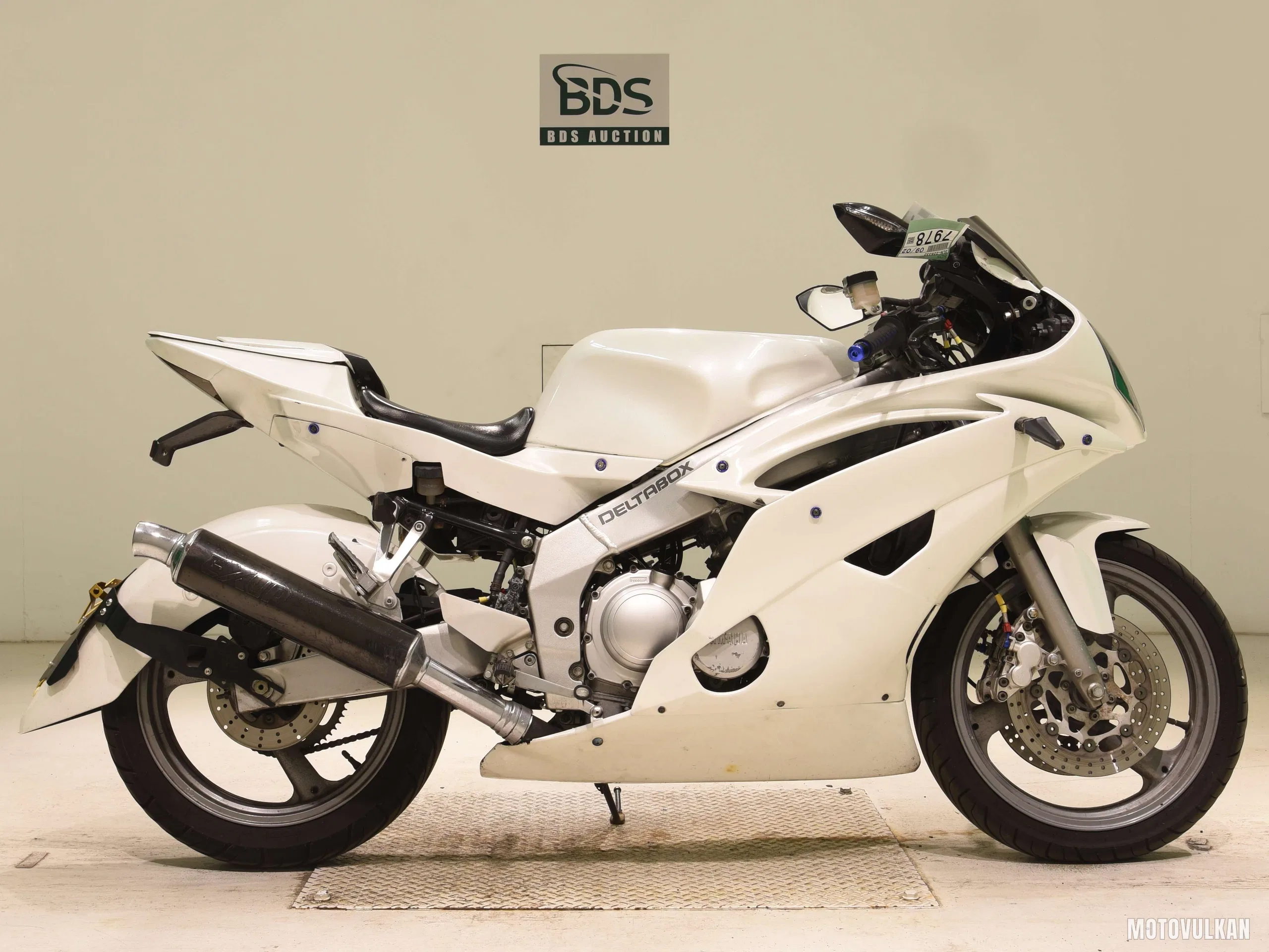 Yamaha FZR250R-1