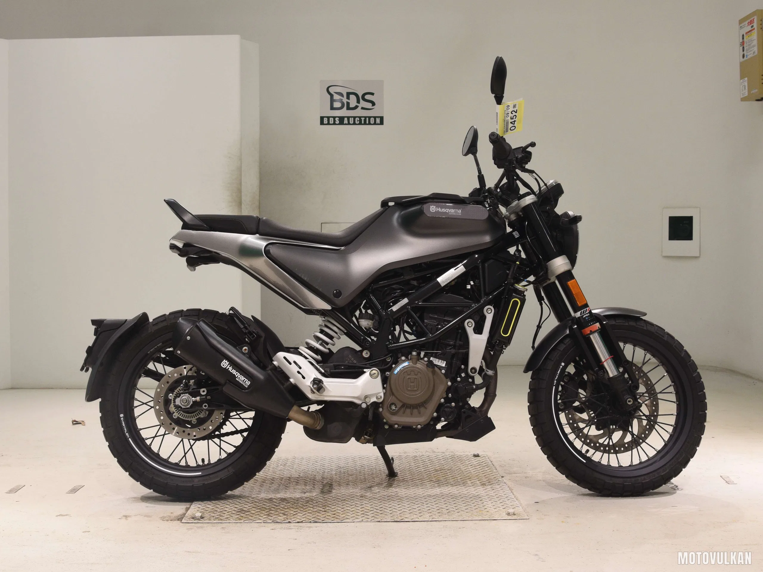  HUSQVARNA Svartpilen 125