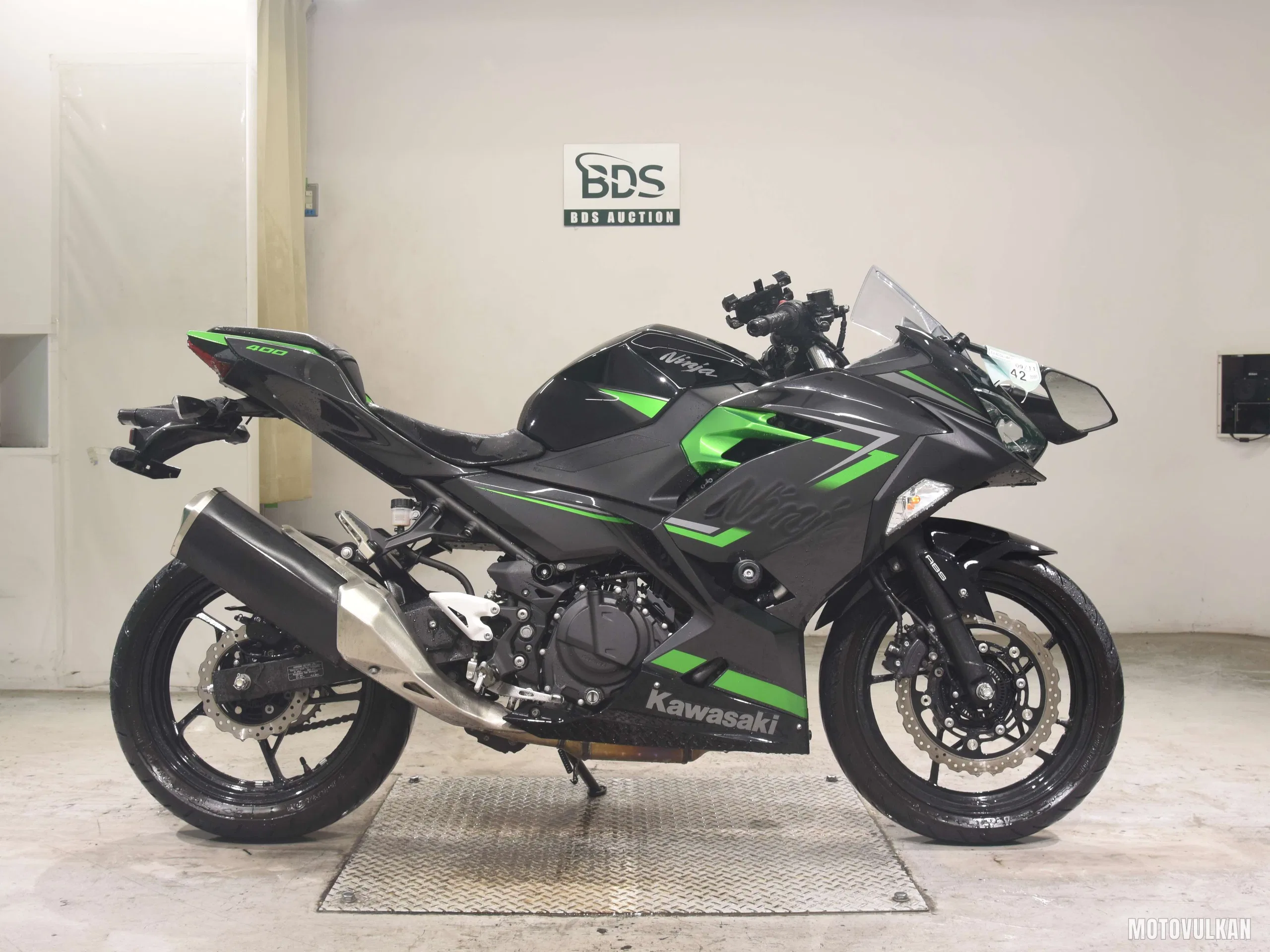 Kawasaki NINJA400-2