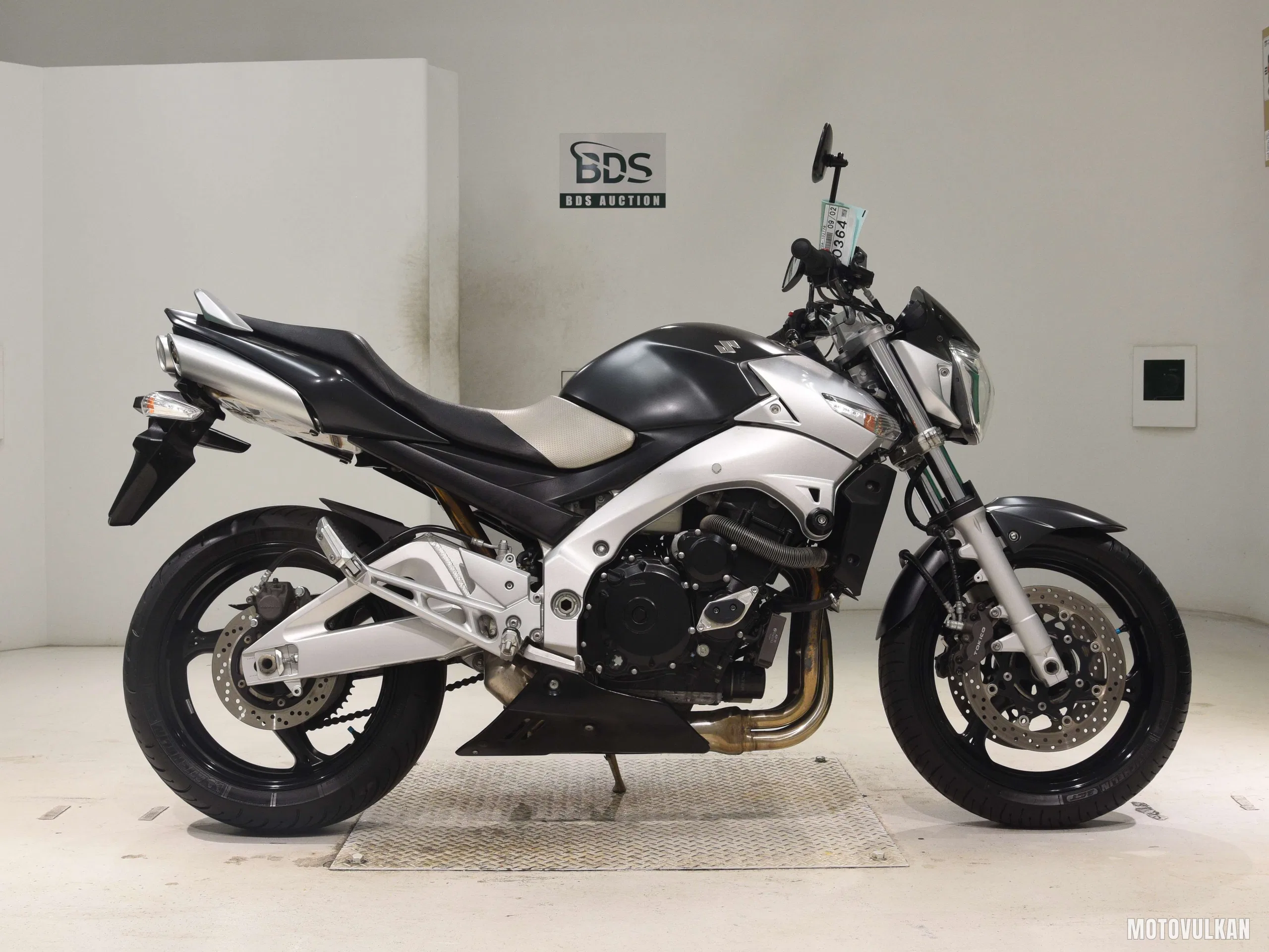 Suzuki GSR400