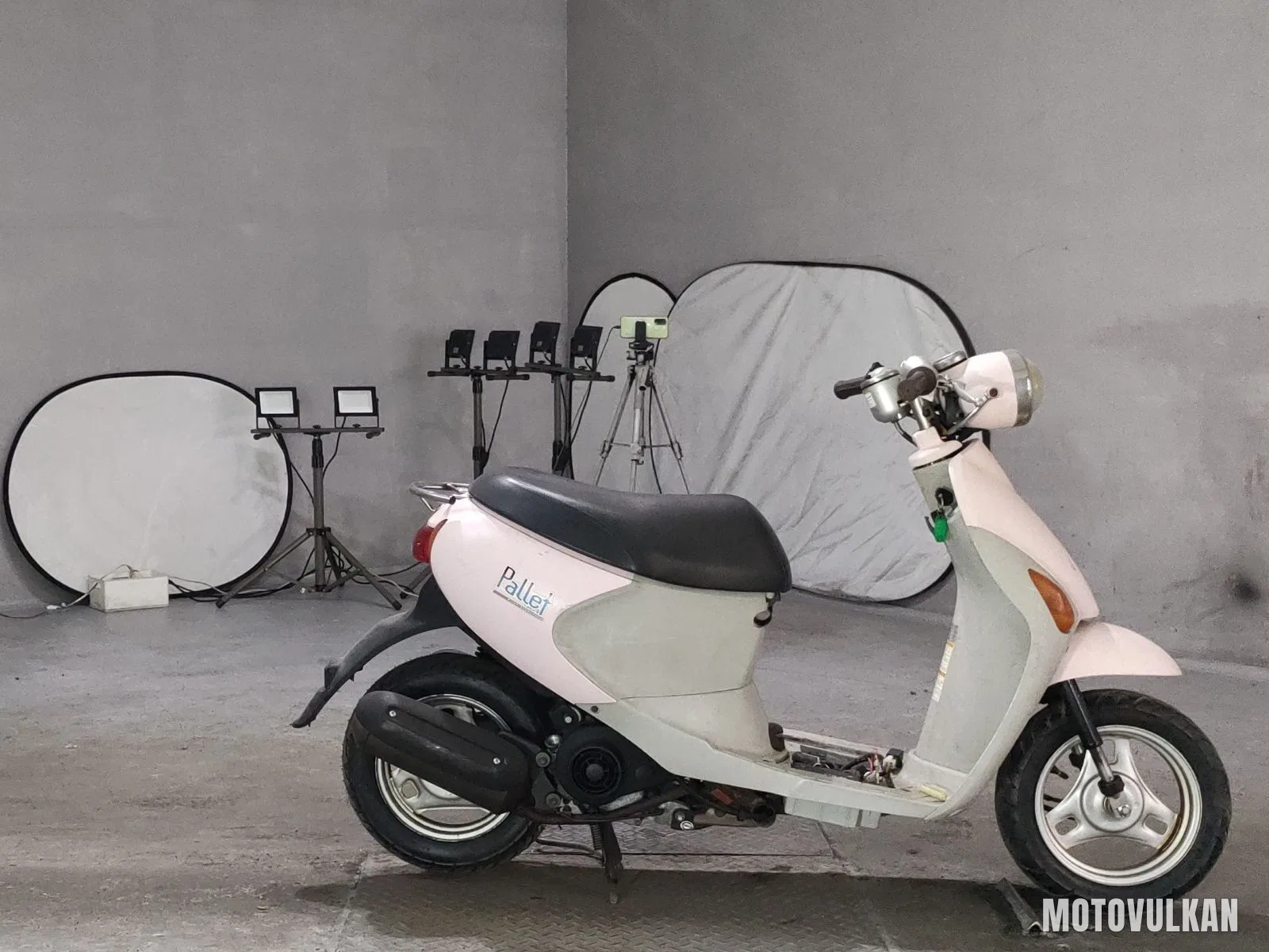 Suzuki Let's 4 Pallet