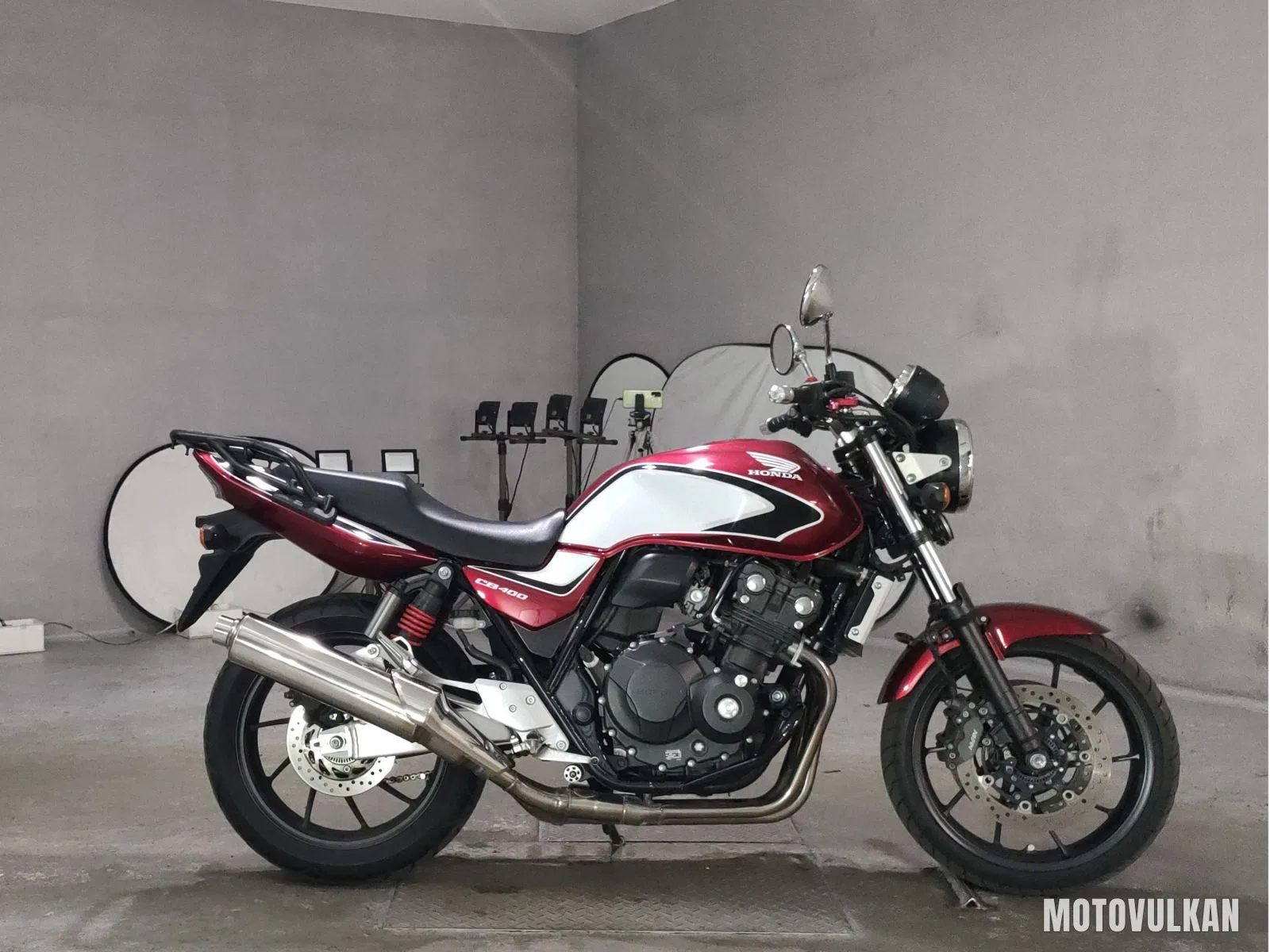 Honda CB400SF VTEC Revo