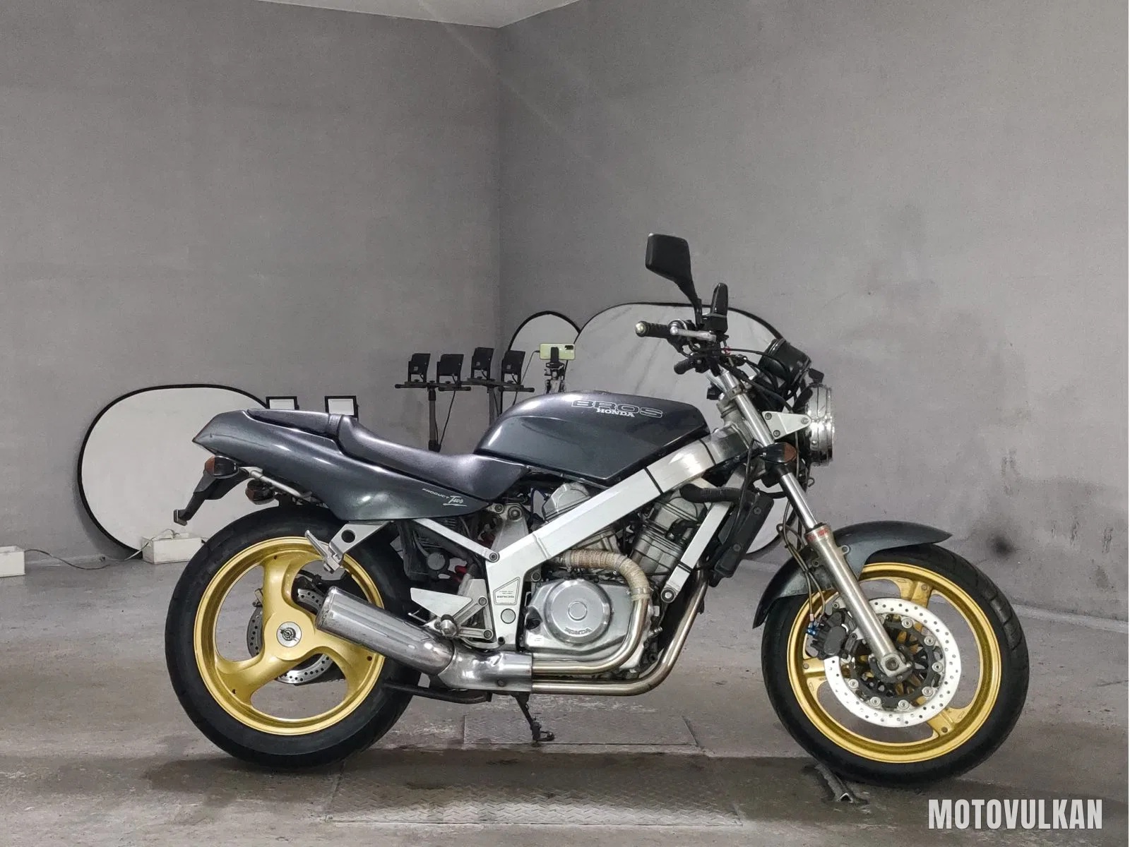 Honda ブロス400