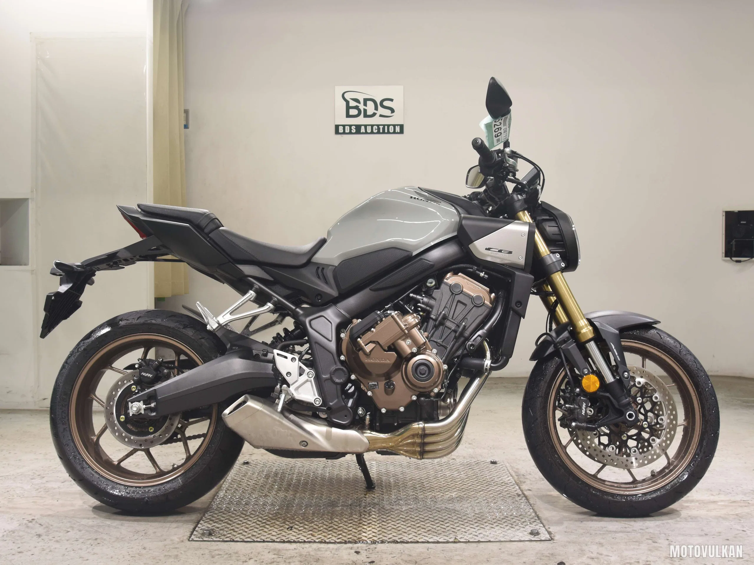 Honda CB650R-2 E-Clutch