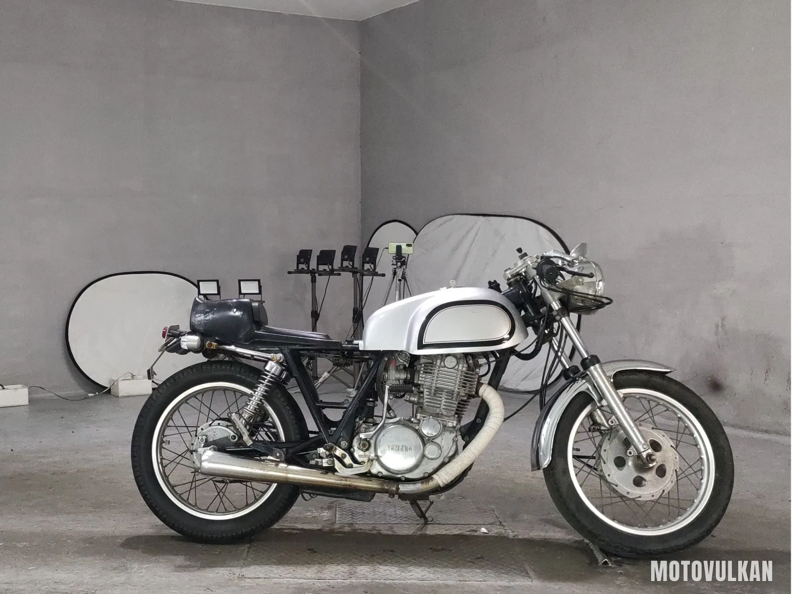 Yamaha SR400