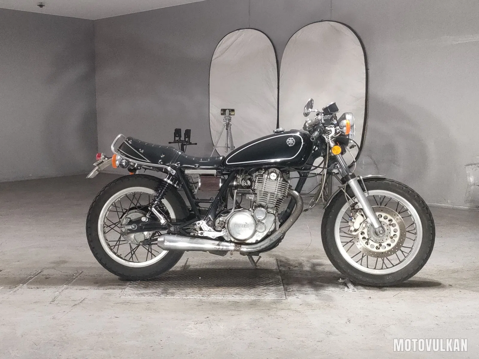 Yamaha SR400