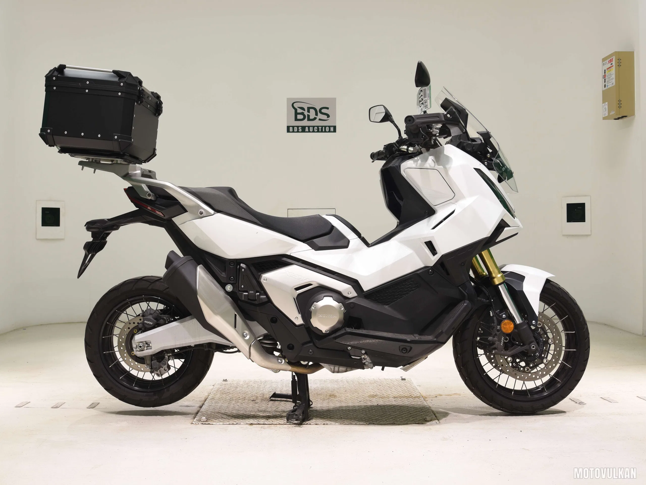 Honda X-ADV750-2