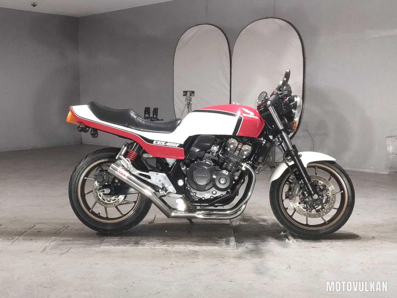 Honda CB400SF VTEC Revo