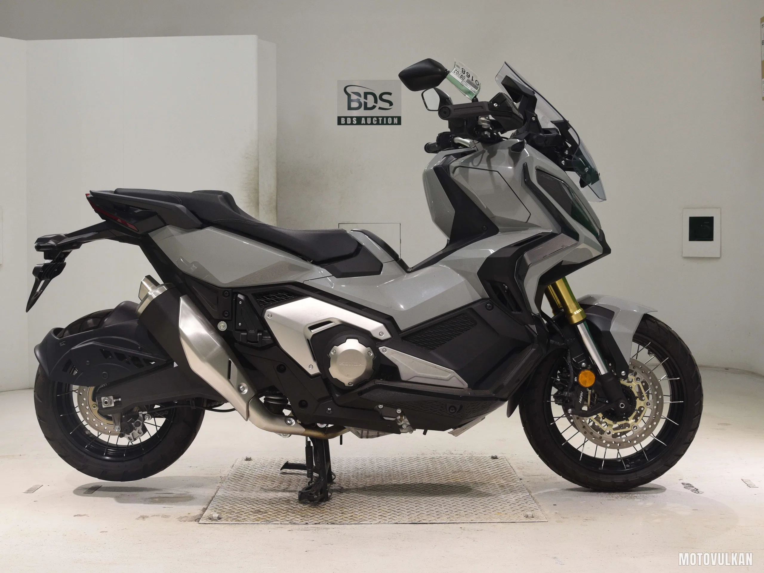 Honda X-ADV750-2