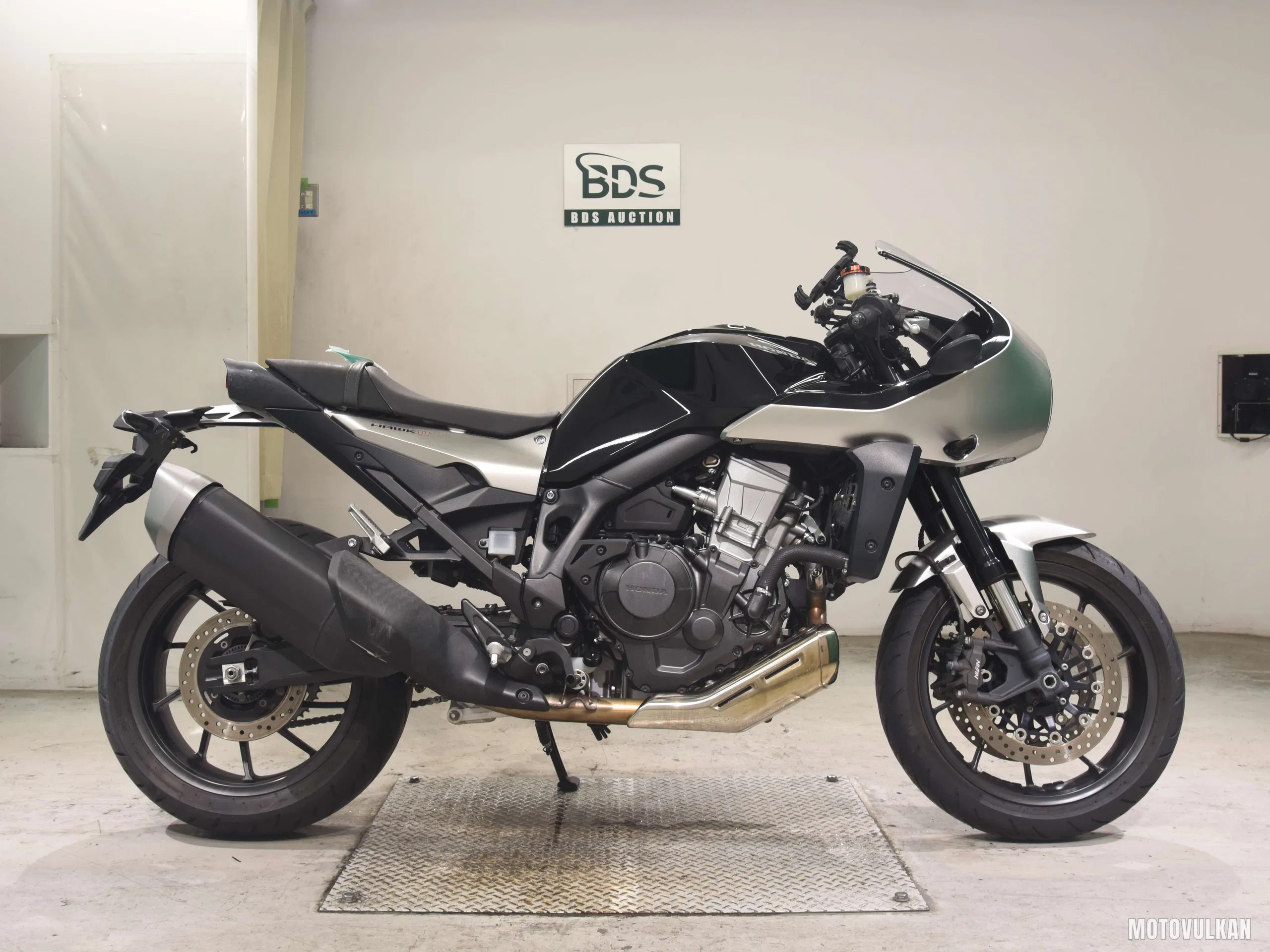 Honda HAWK11