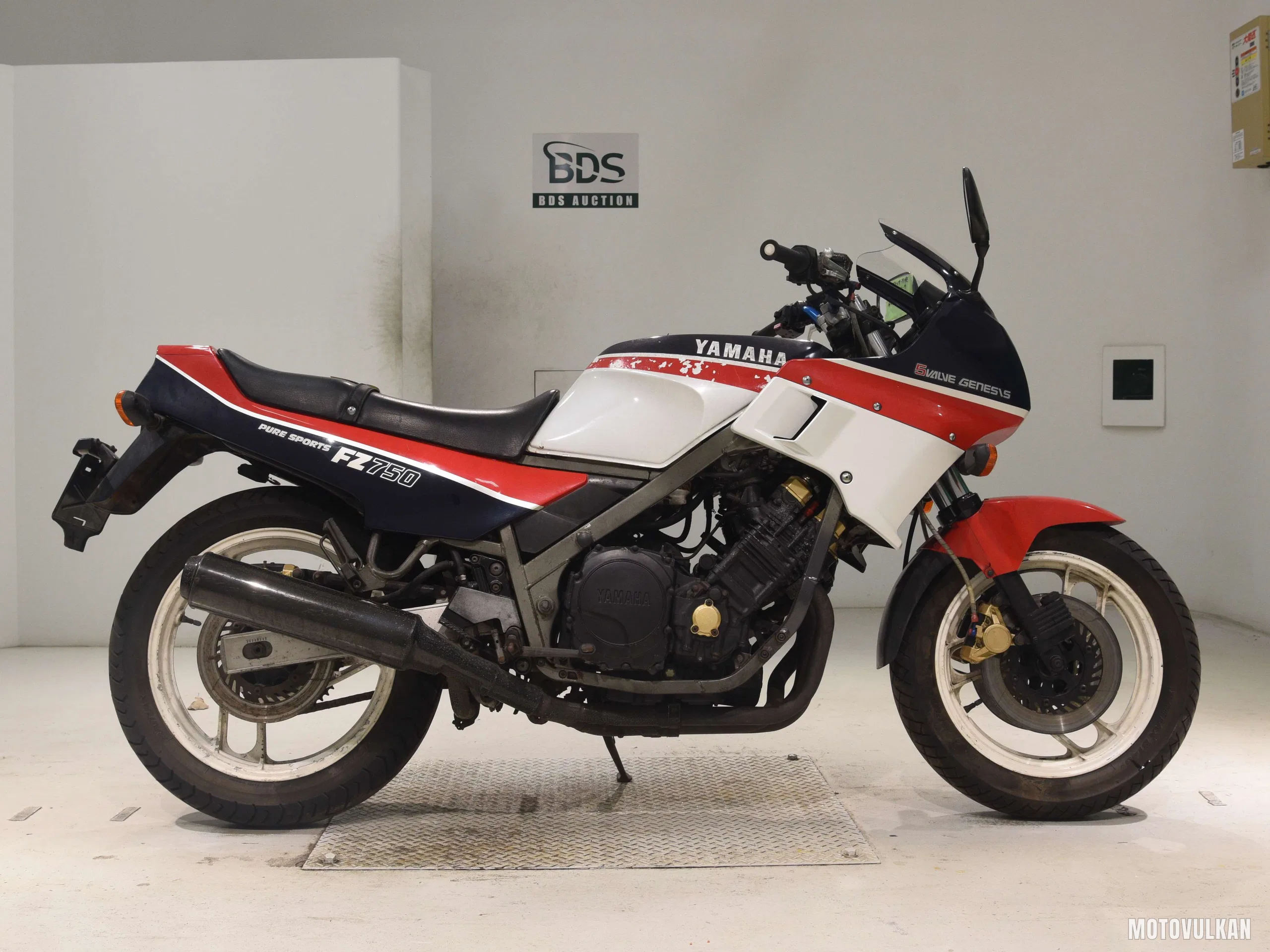 Yamaha FZ750