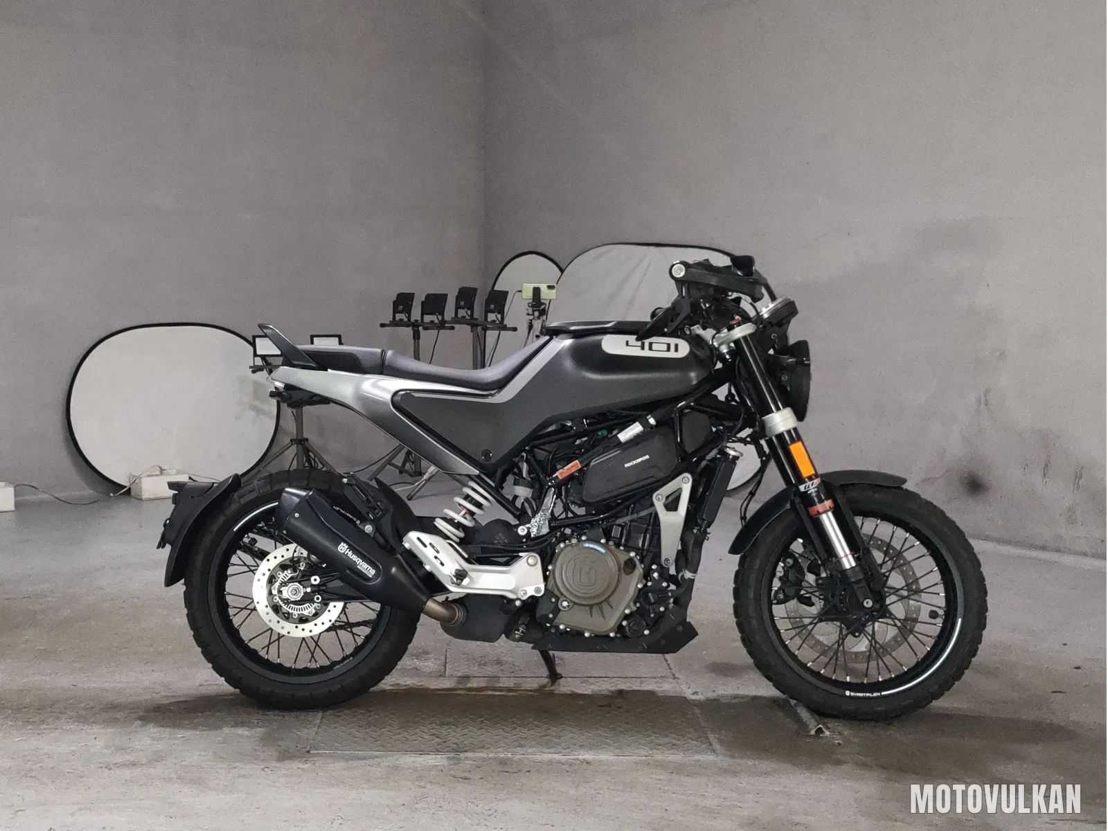  Husqvarna Svartpilen 401