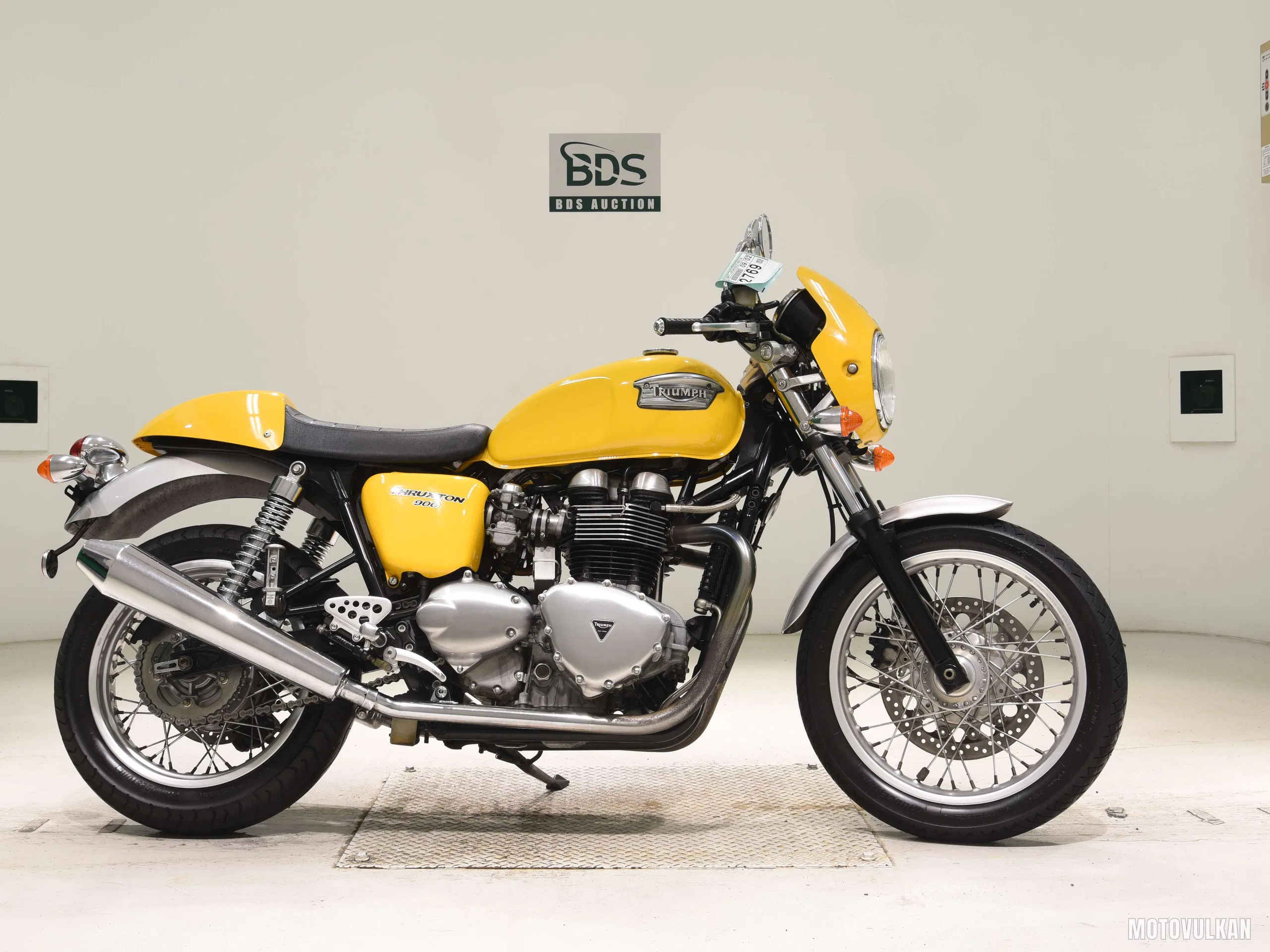  TRIUMPH THRUXTON900