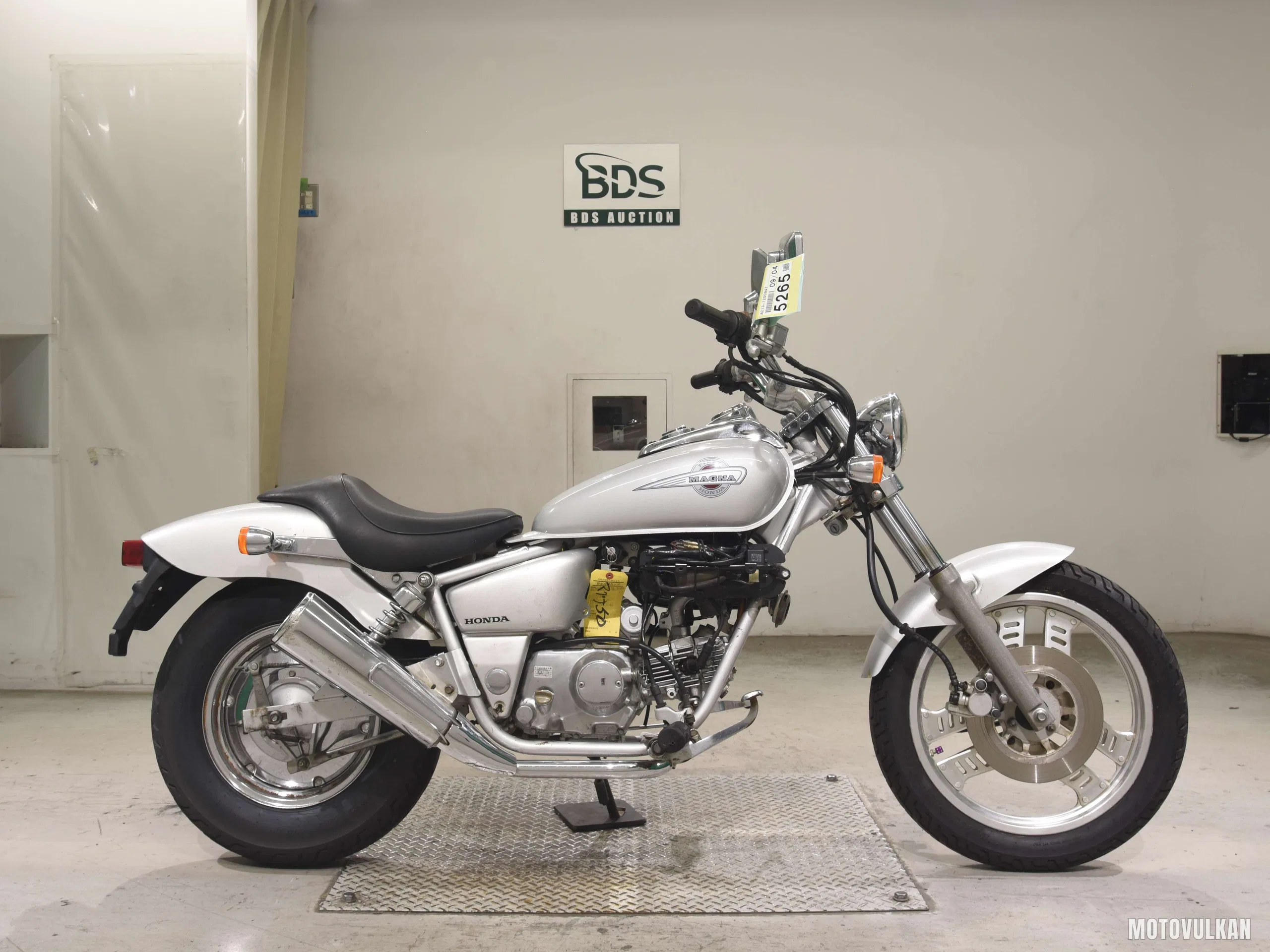 Honda MAGNA50
