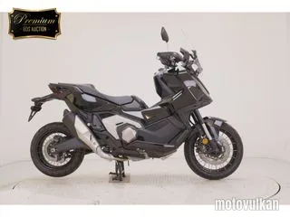 Honda X-ADV750-2