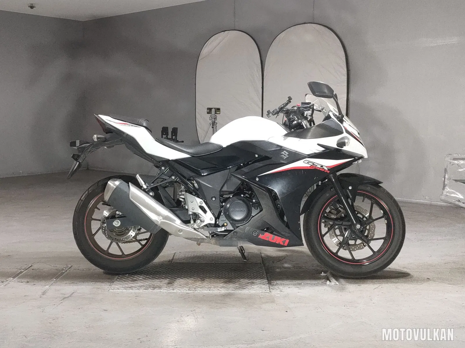 Suzuki GSX250R