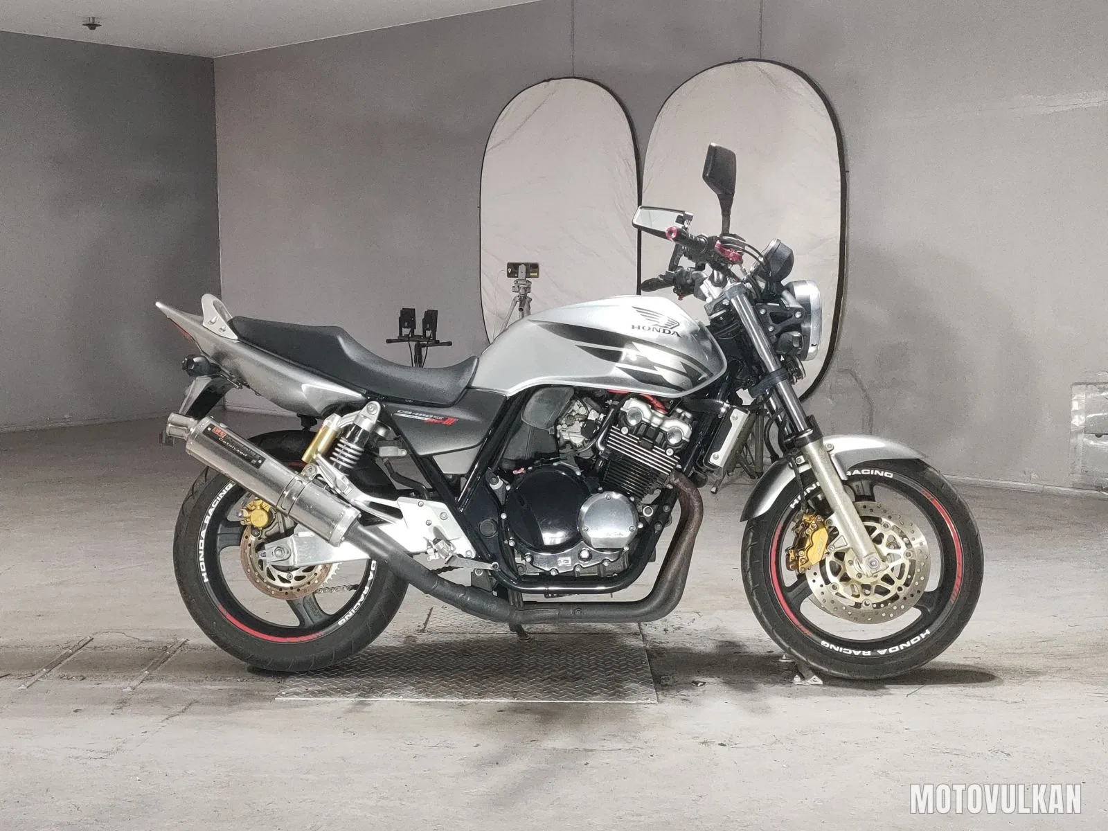 Honda CB400SF VTEC Spec 3