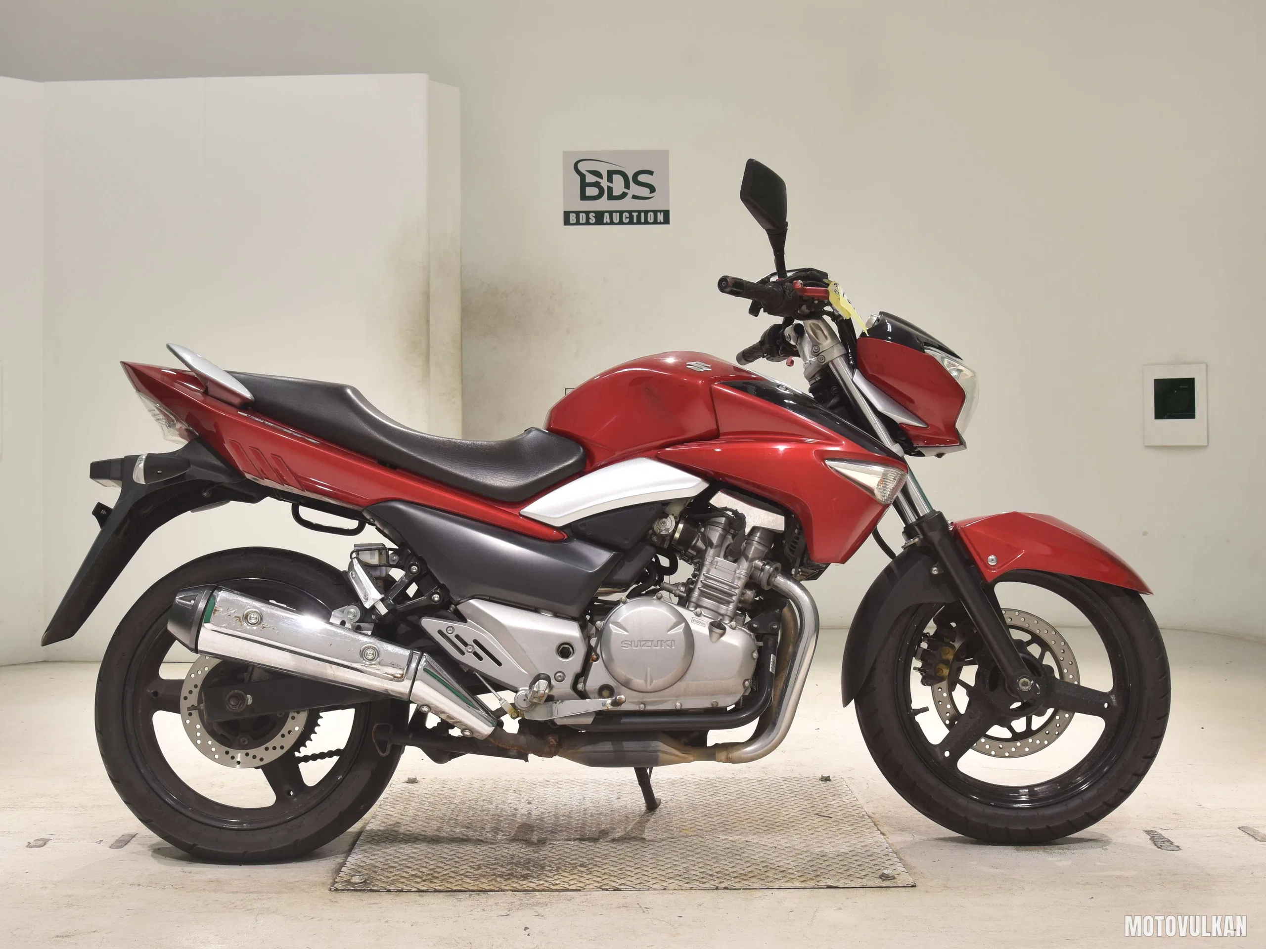 Suzuki GSR250