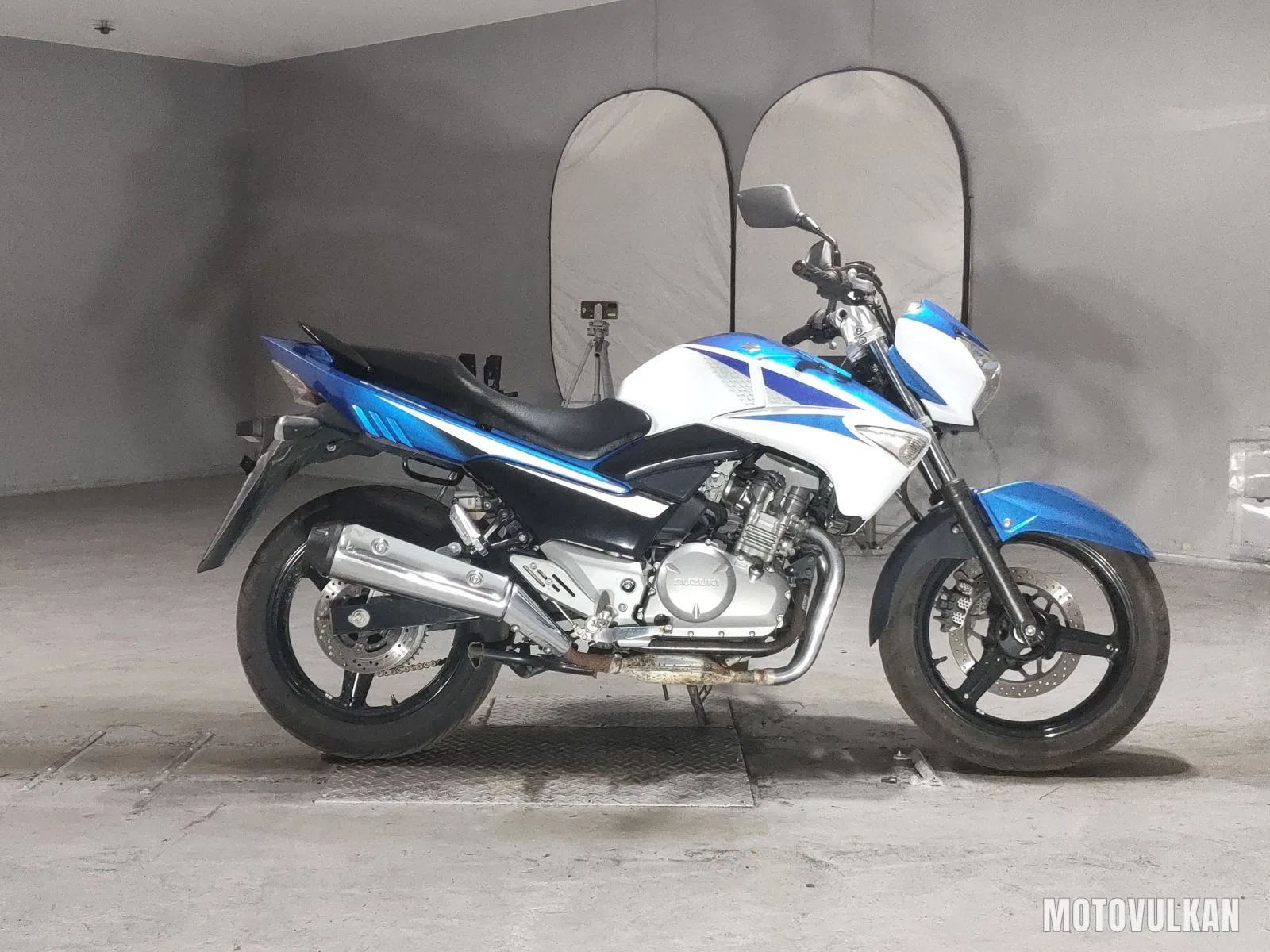 Suzuki GSR250