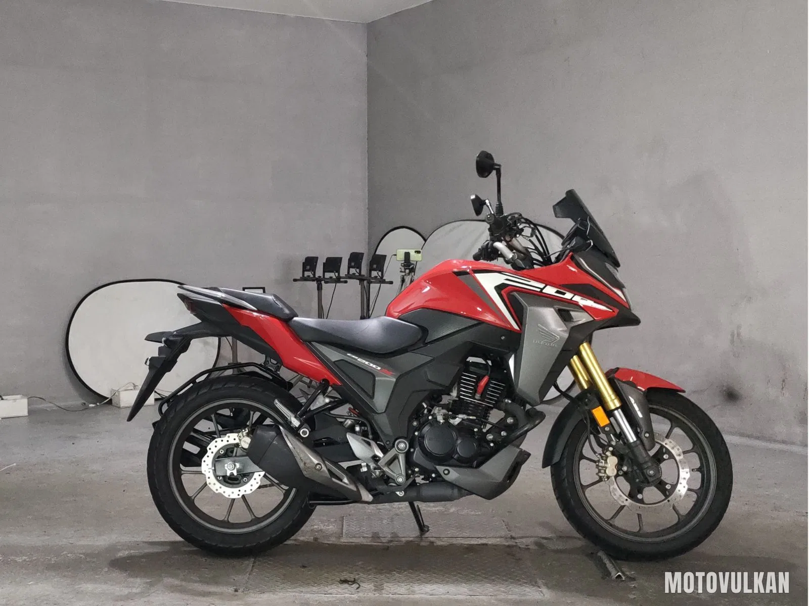Honda CB200X