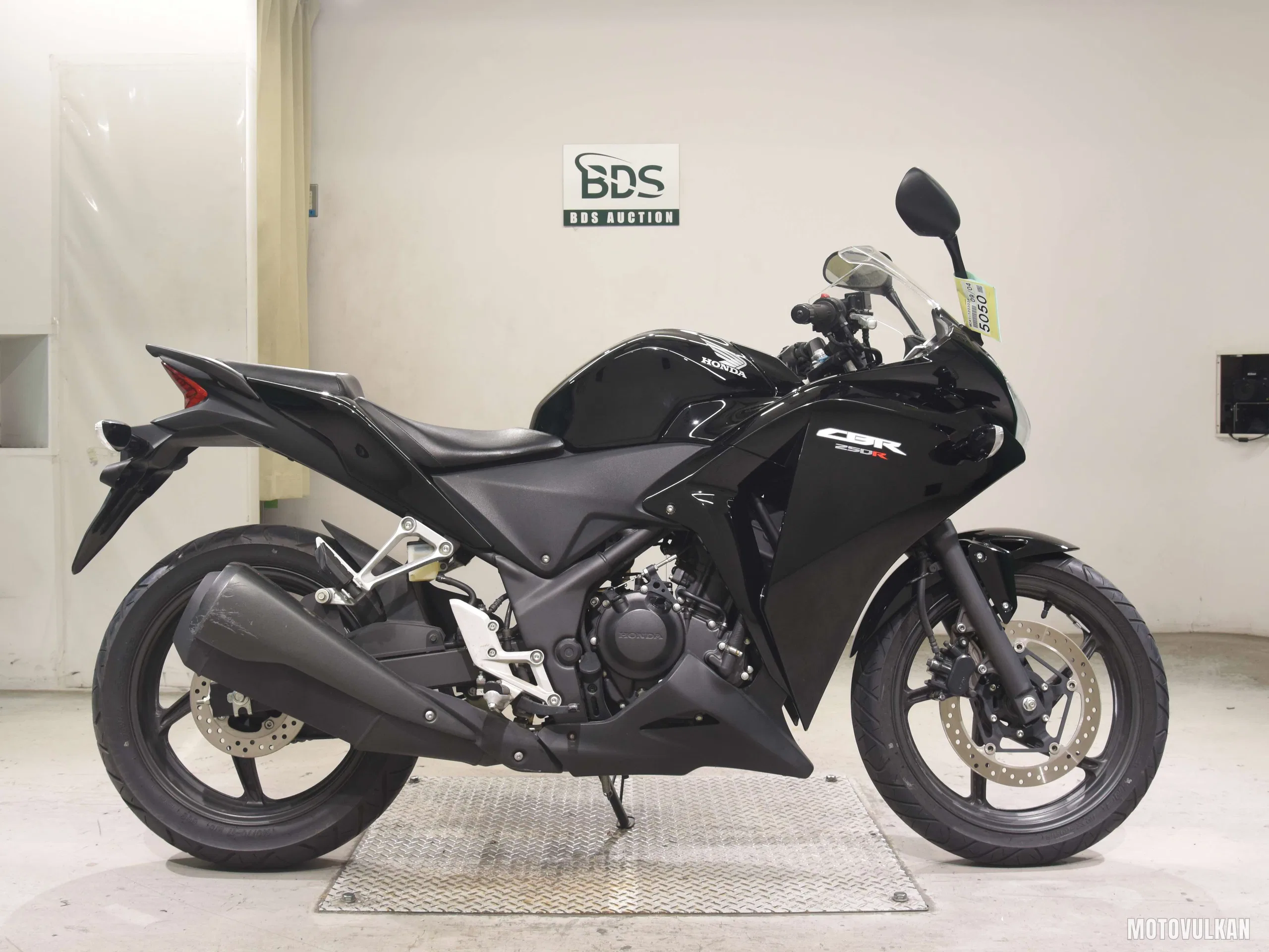 Honda CBR250R-3