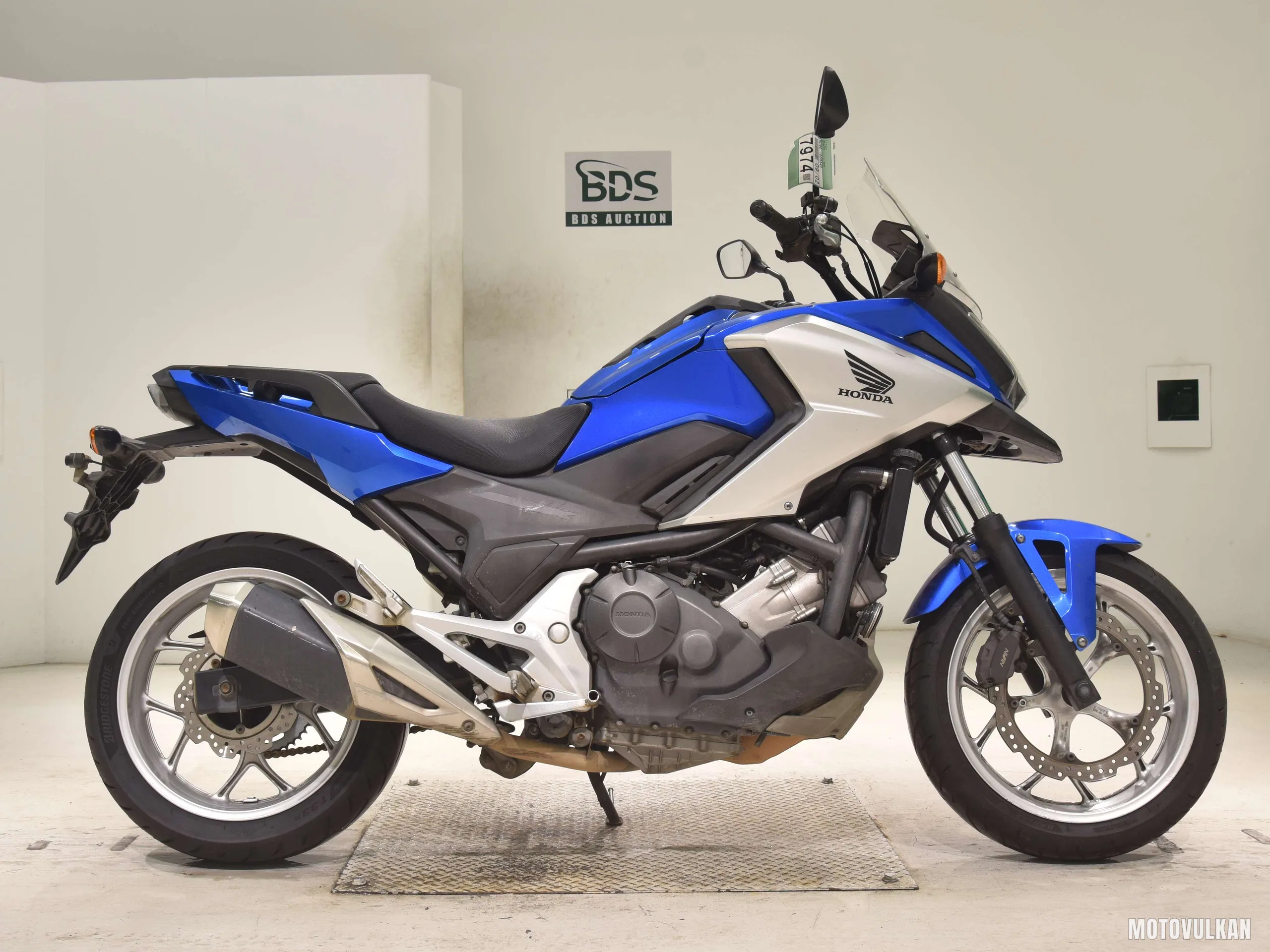 Honda NC750X-2