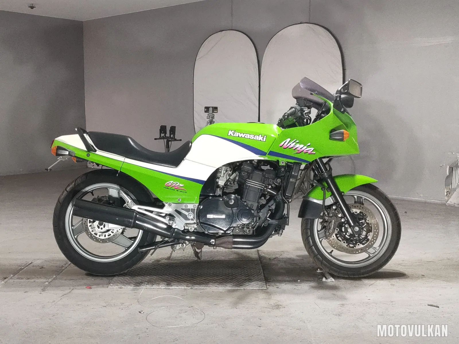 Kawasaki GPZ900R