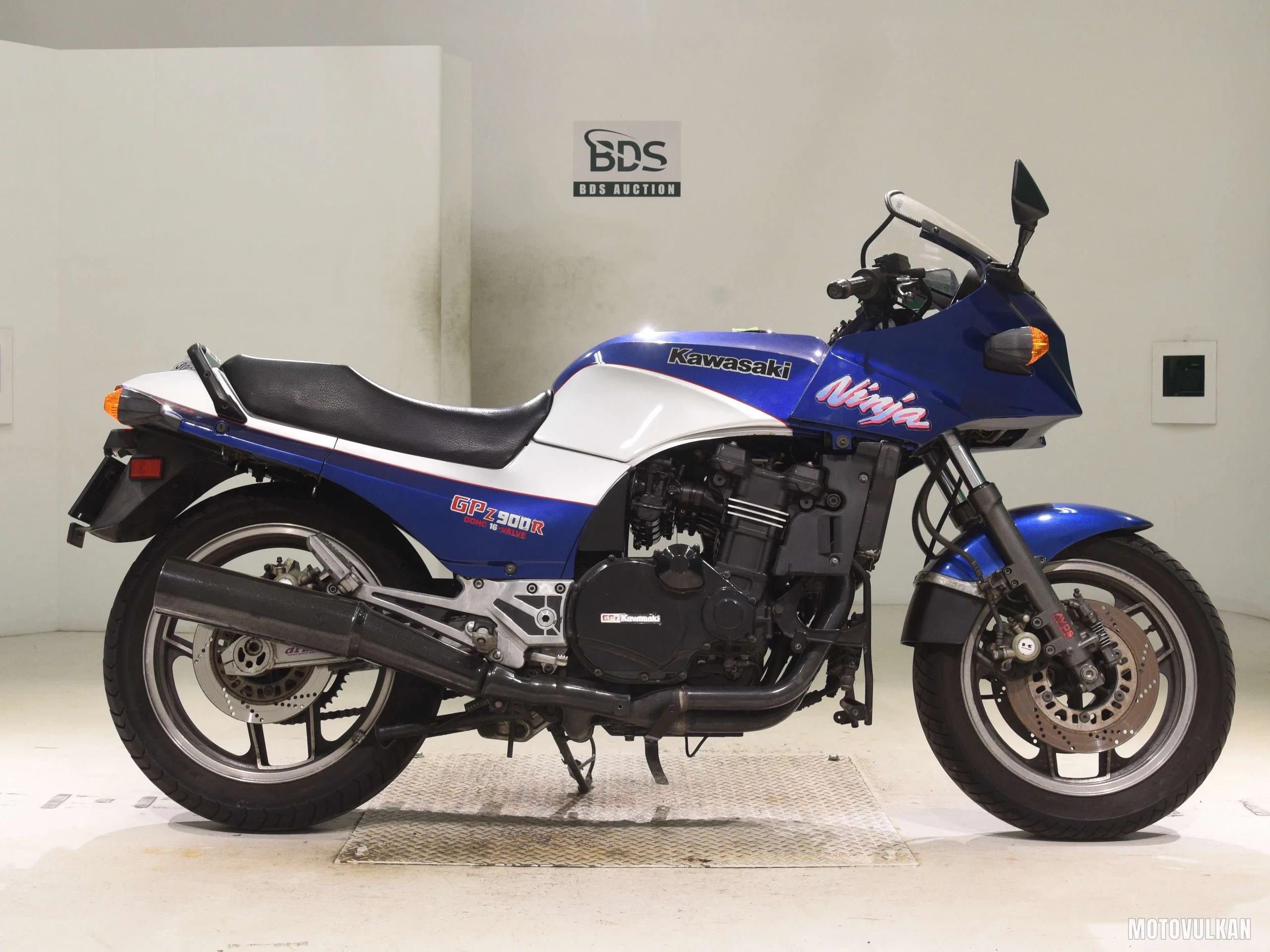 Kawasaki GPZ900R