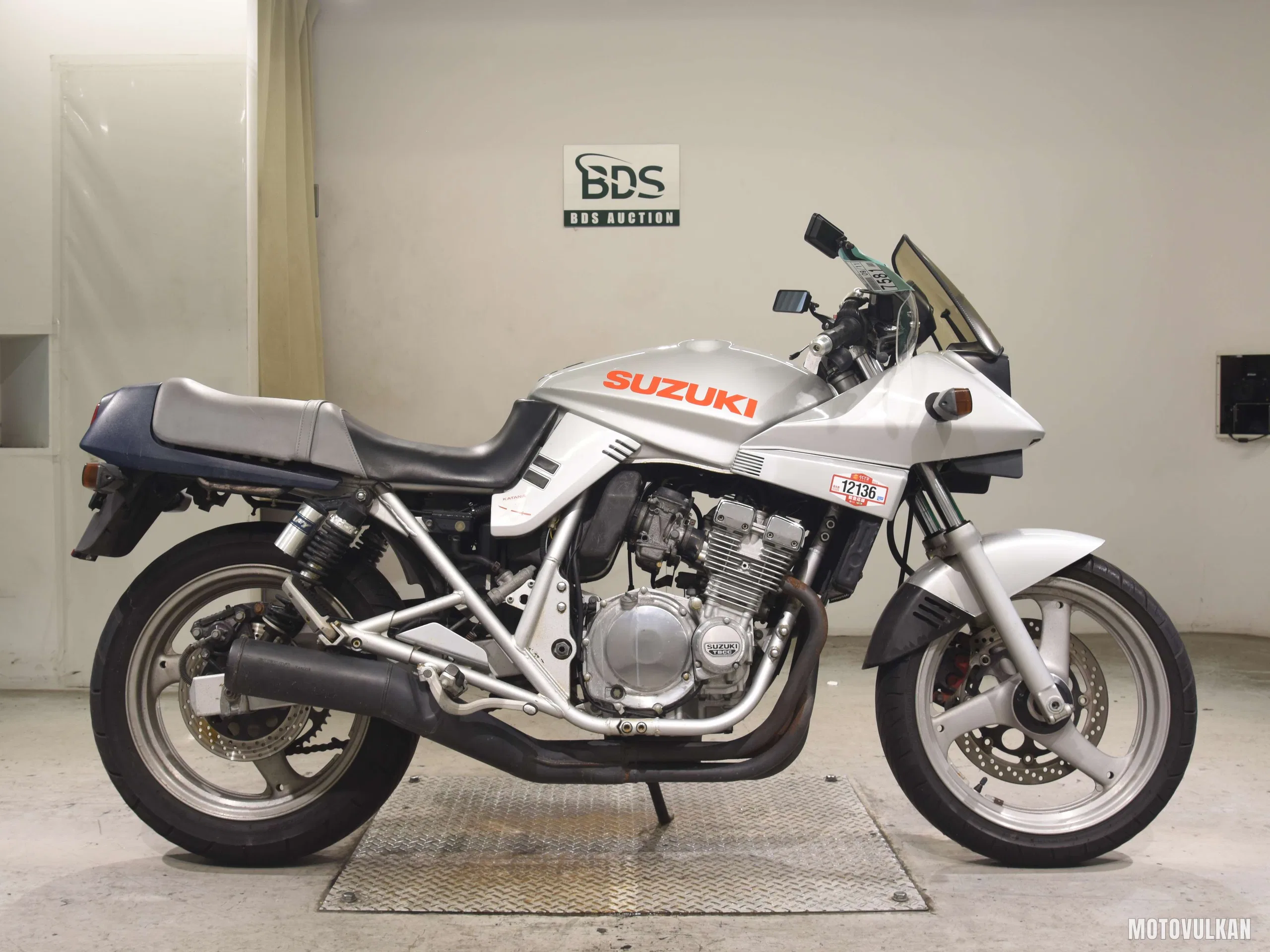 Suzuki GSX250S KATANA