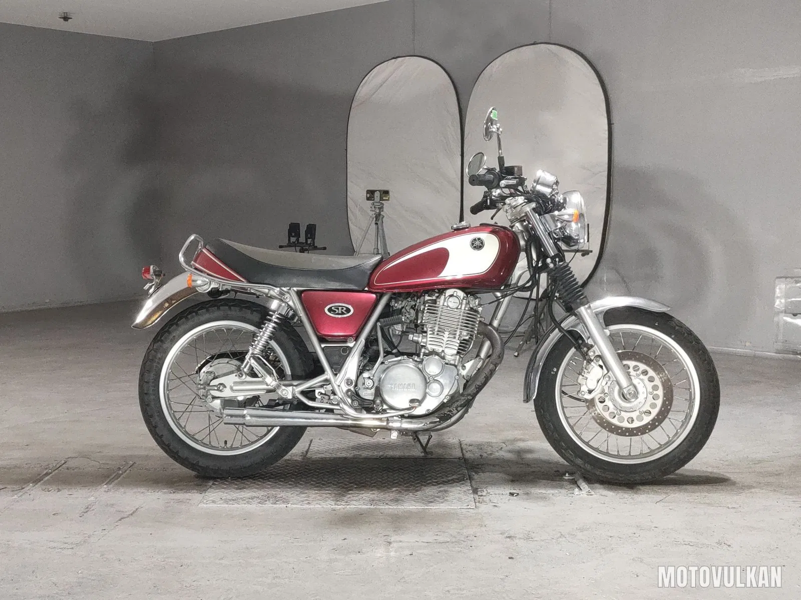Yamaha SR400