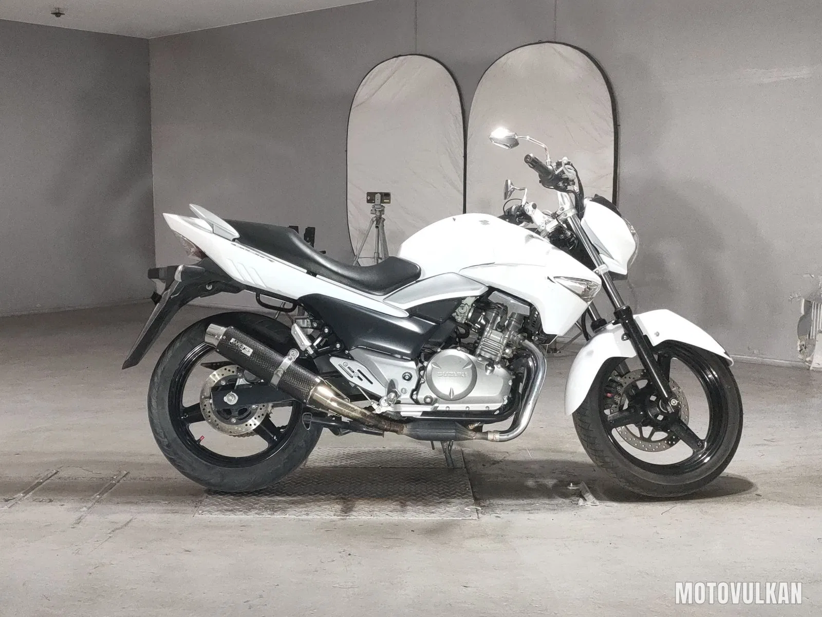 Suzuki GSR250