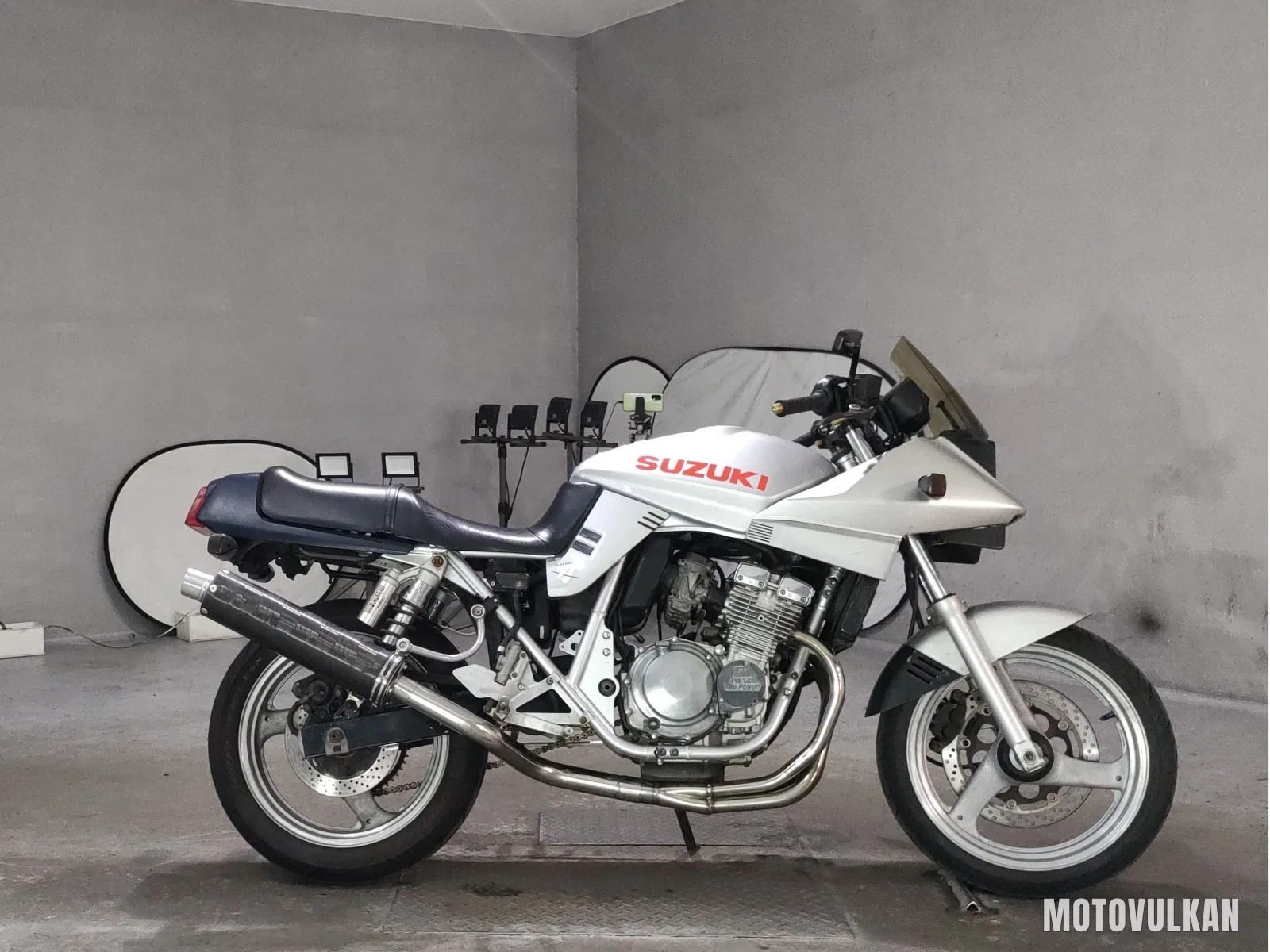 Suzuki GSX250S Katana