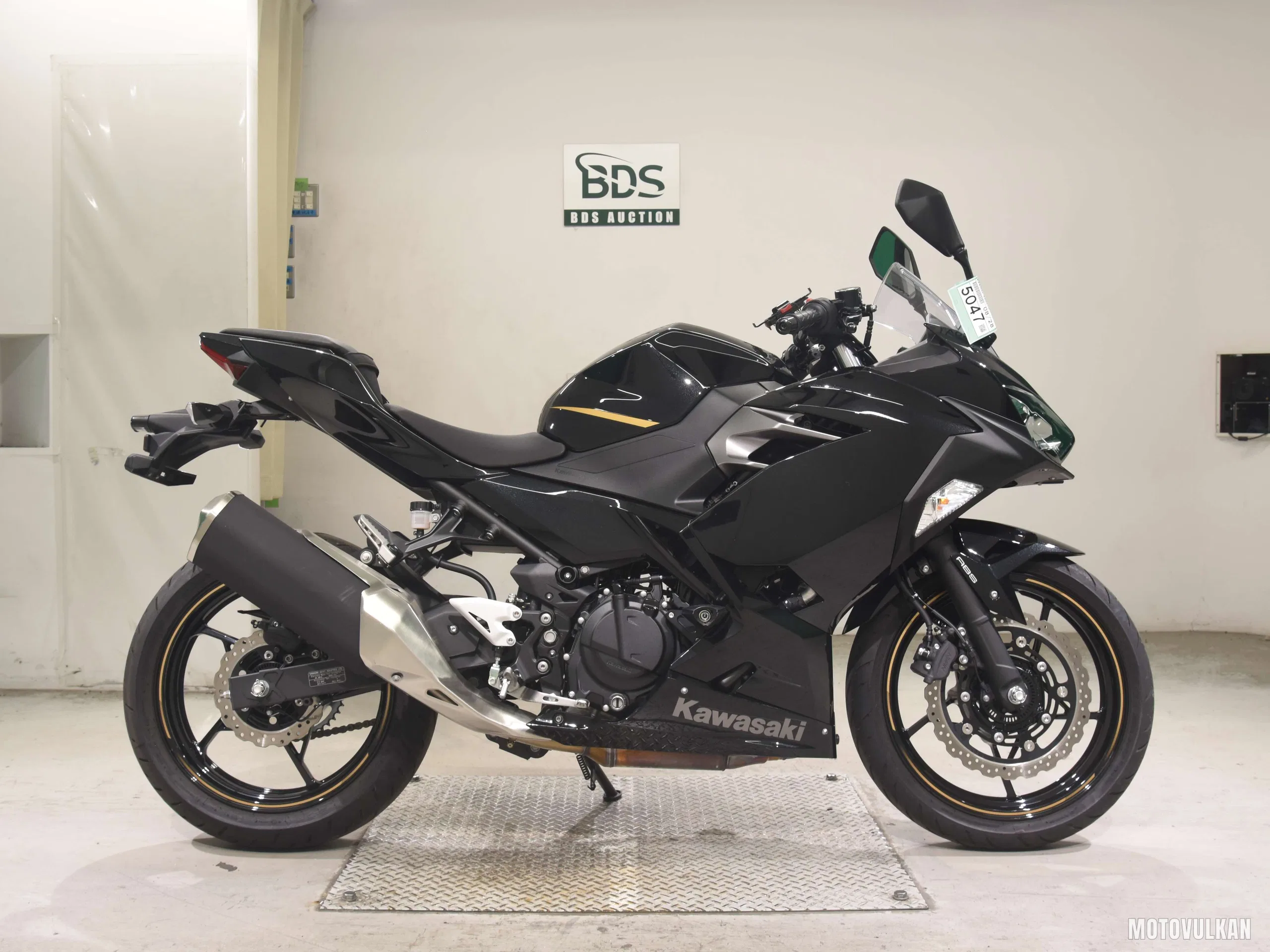 Kawasaki NINJA400-2