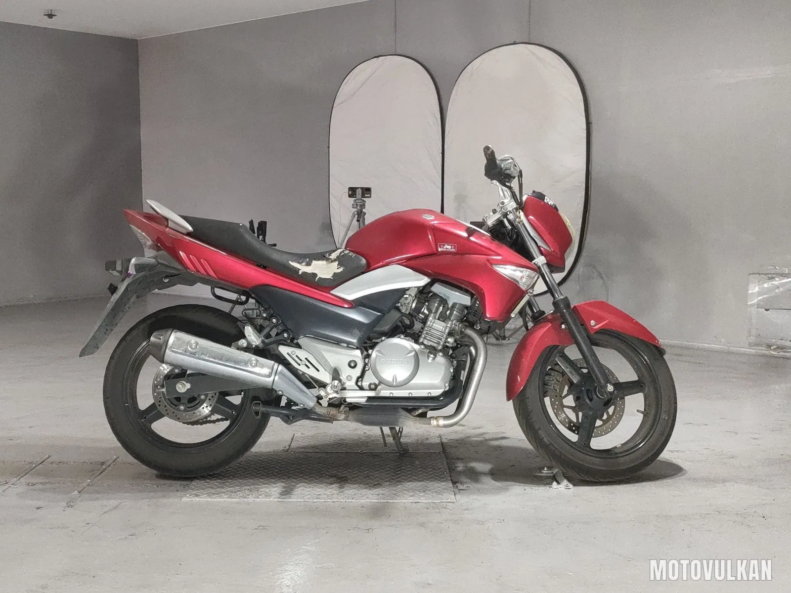 Suzuki GSR250