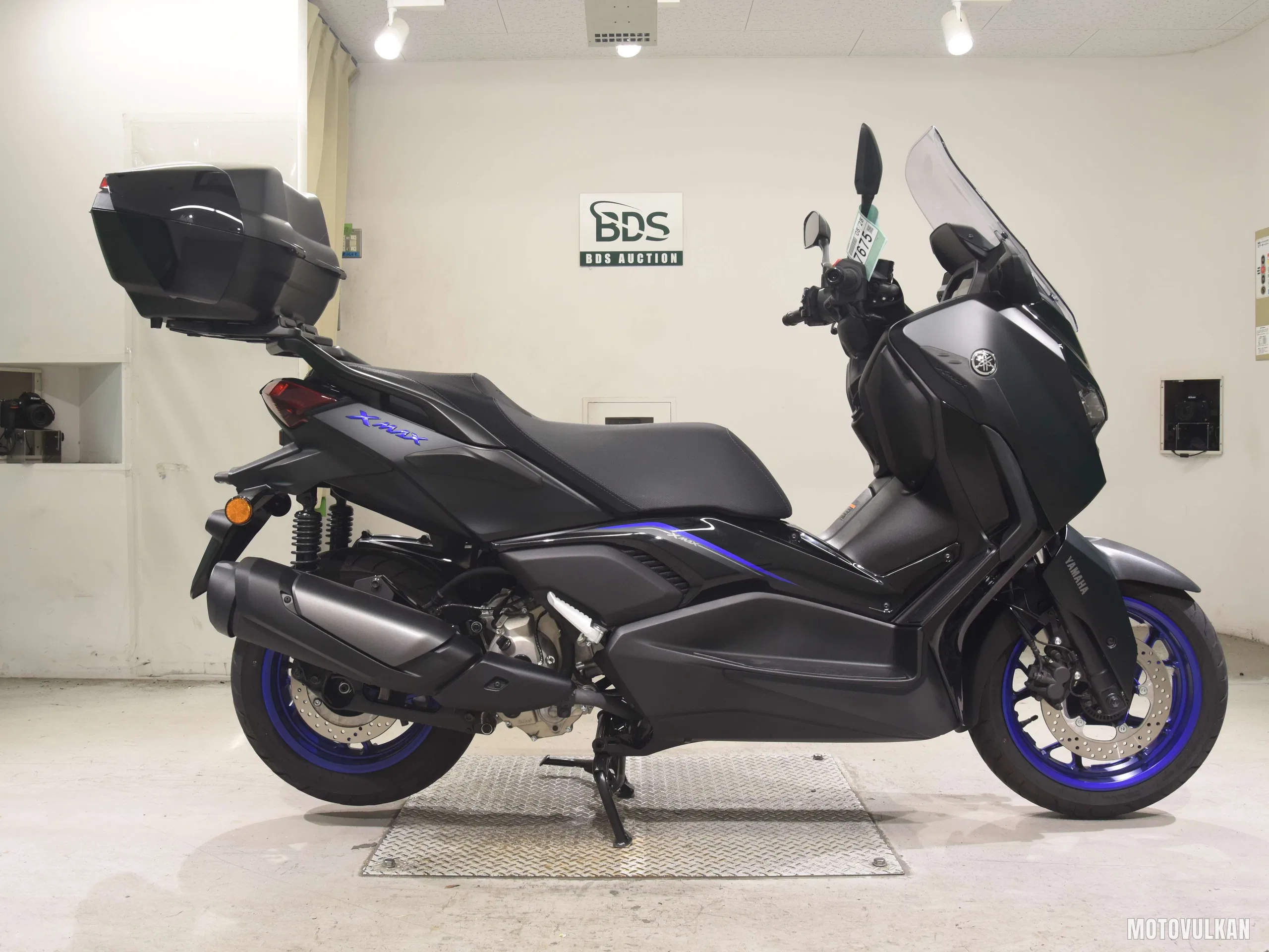 Yamaha X-MAX250-2