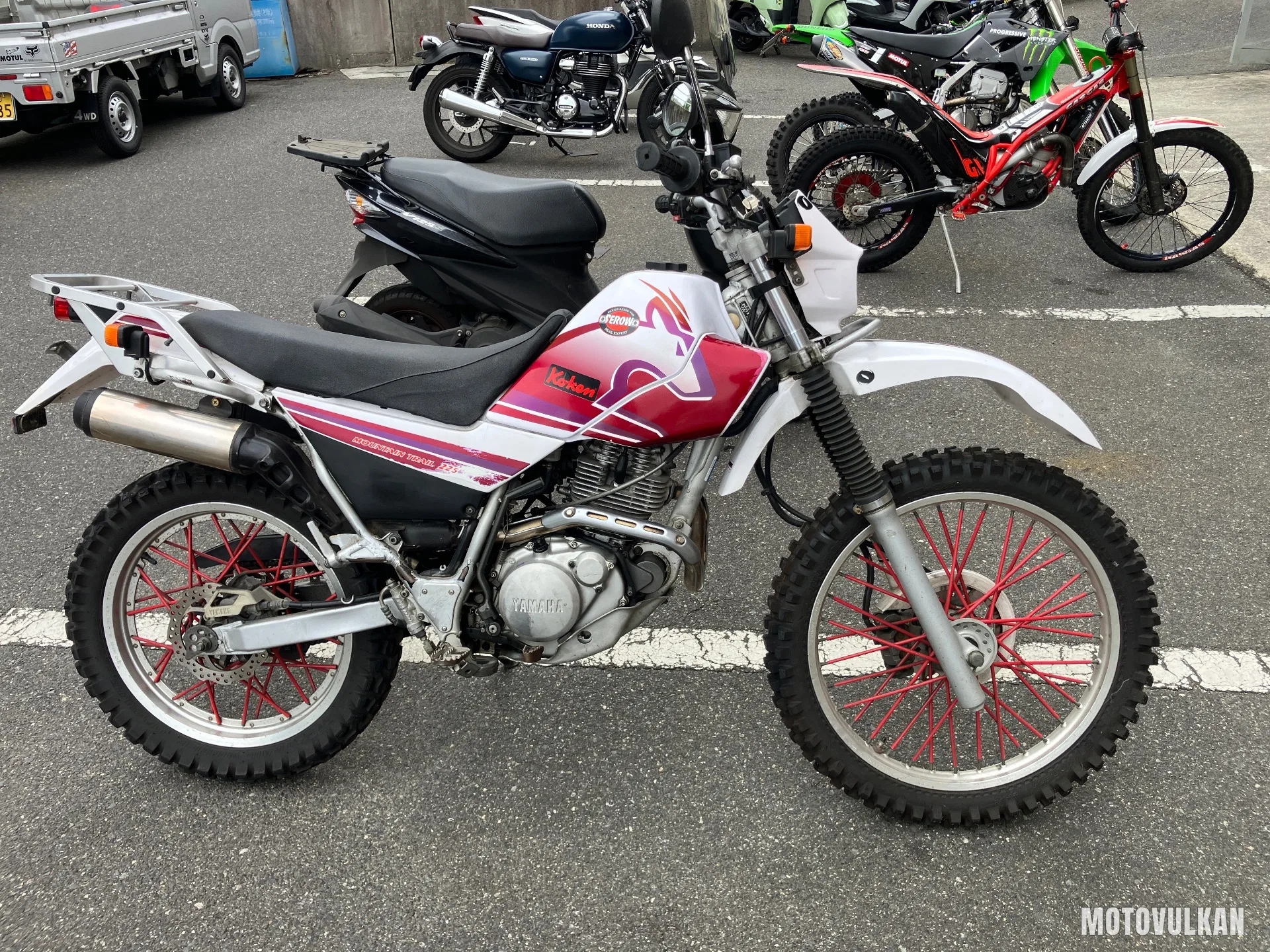Yamaha Serow225W