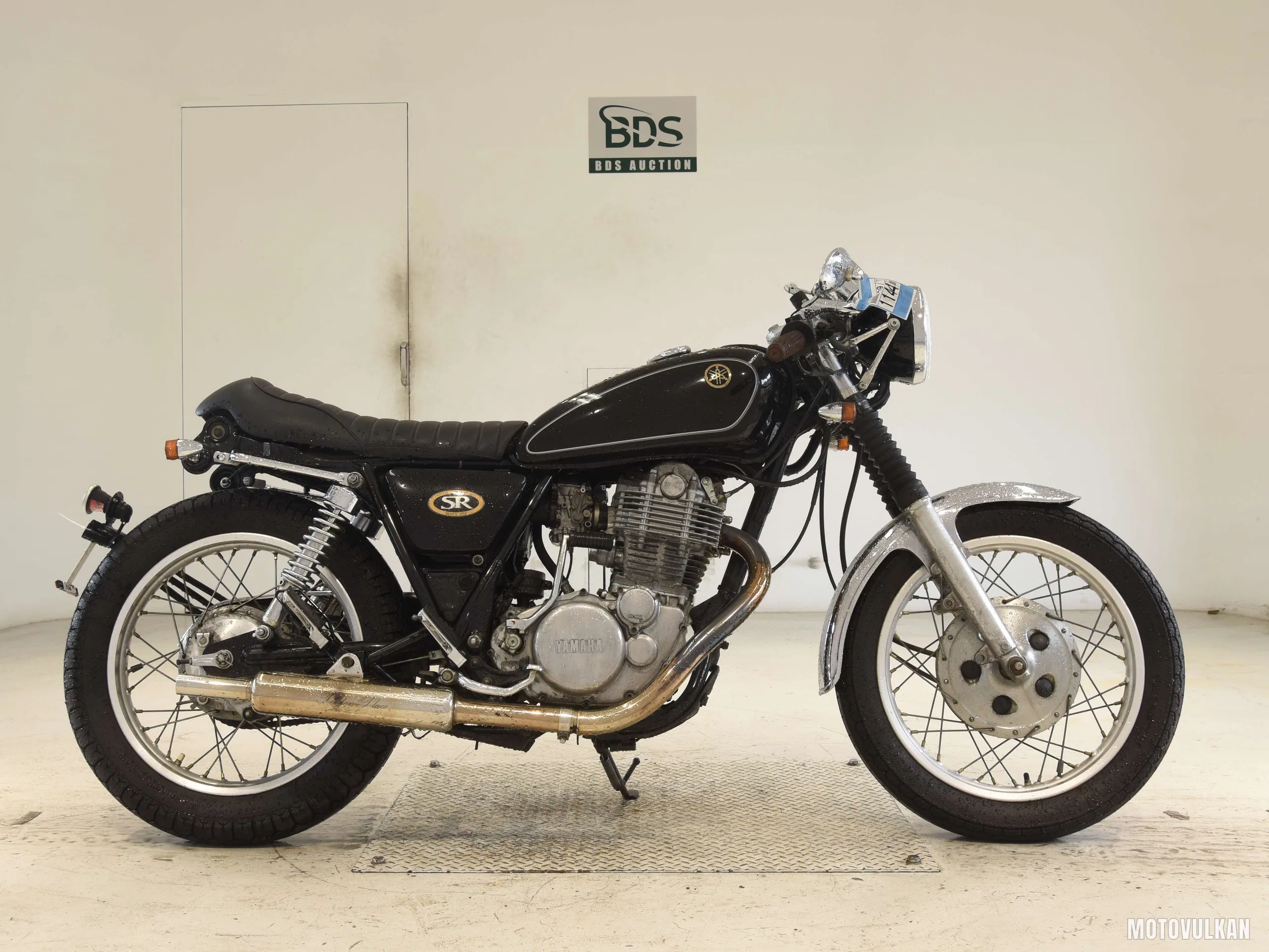 Yamaha SR400-2