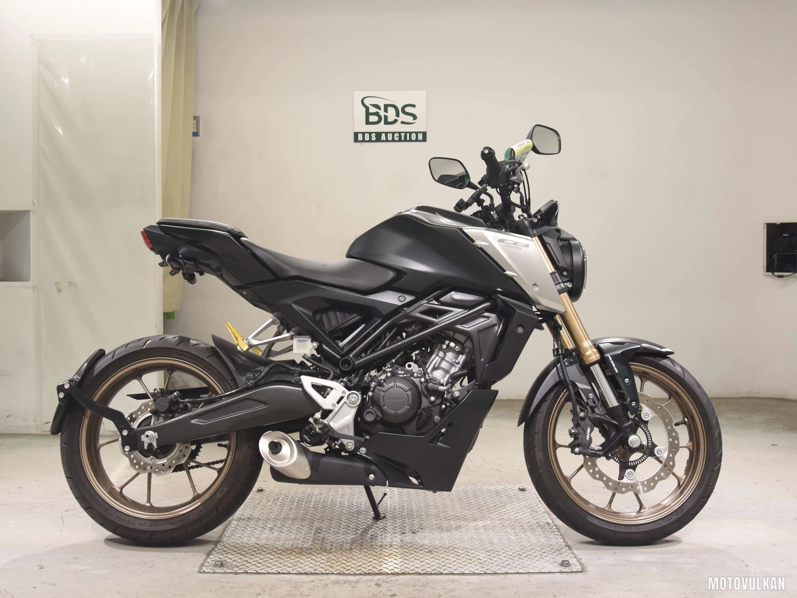 Honda CB125R-2
