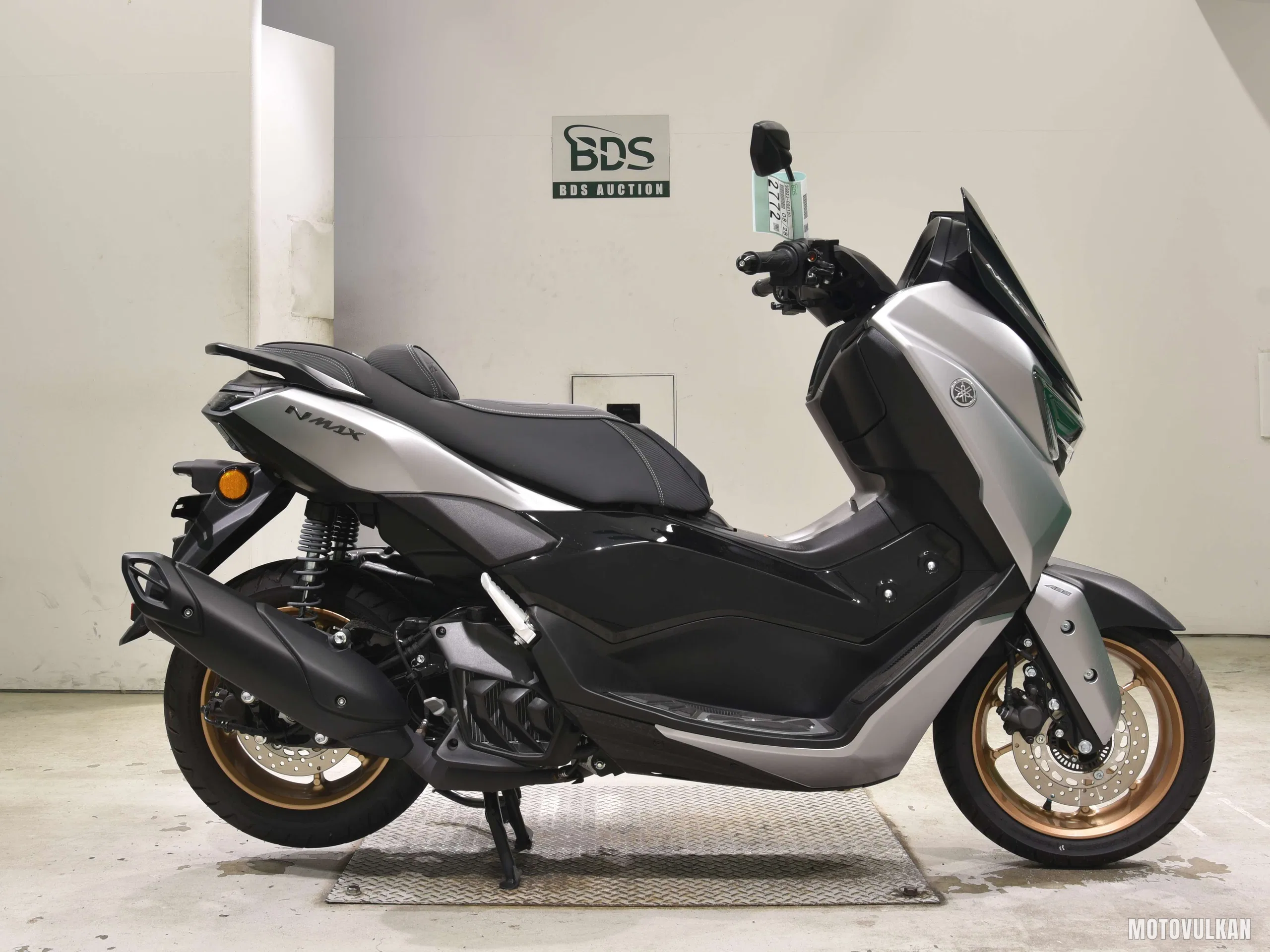 Yamaha NMAX155-3
