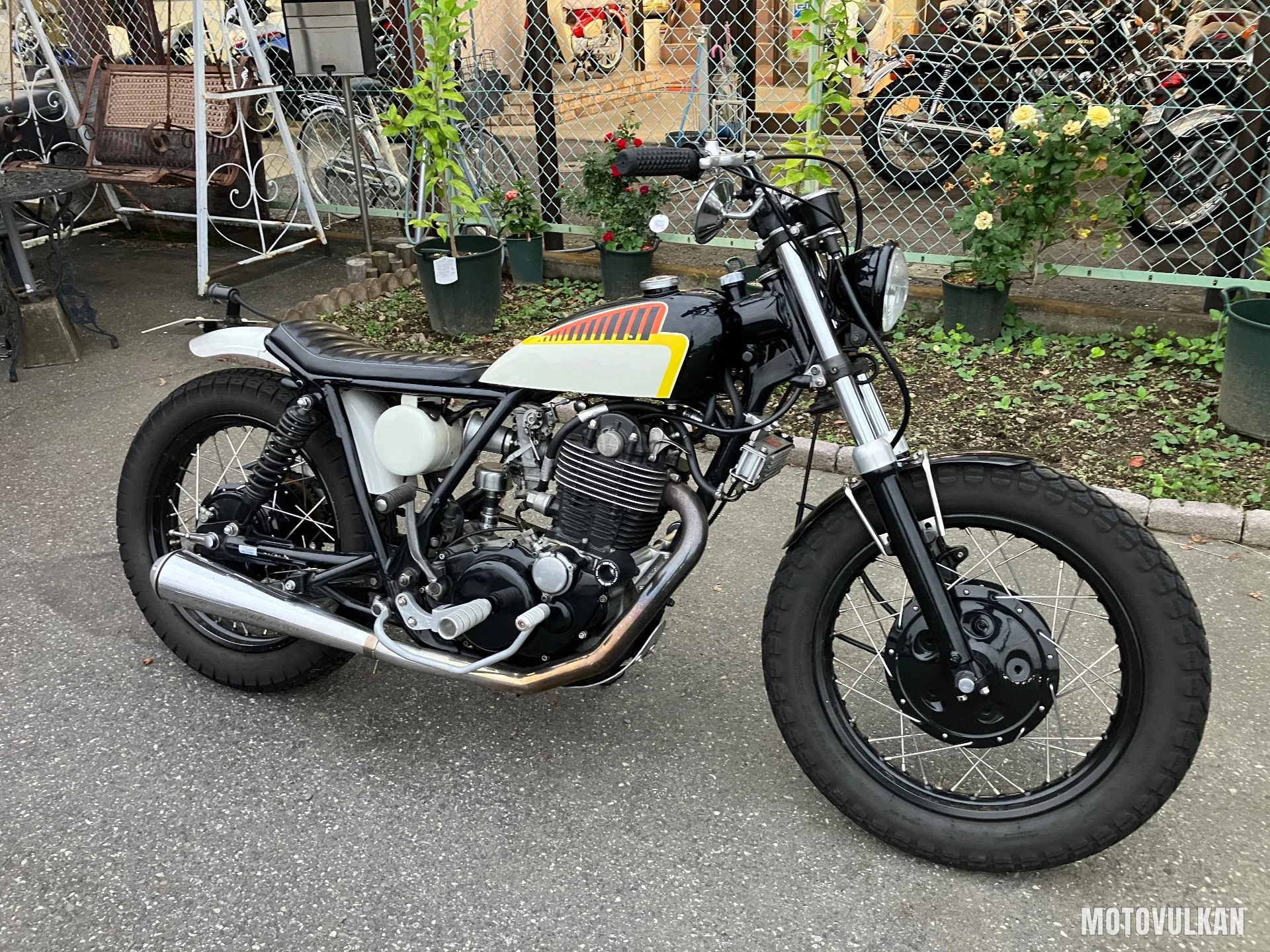 Yamaha Sr400