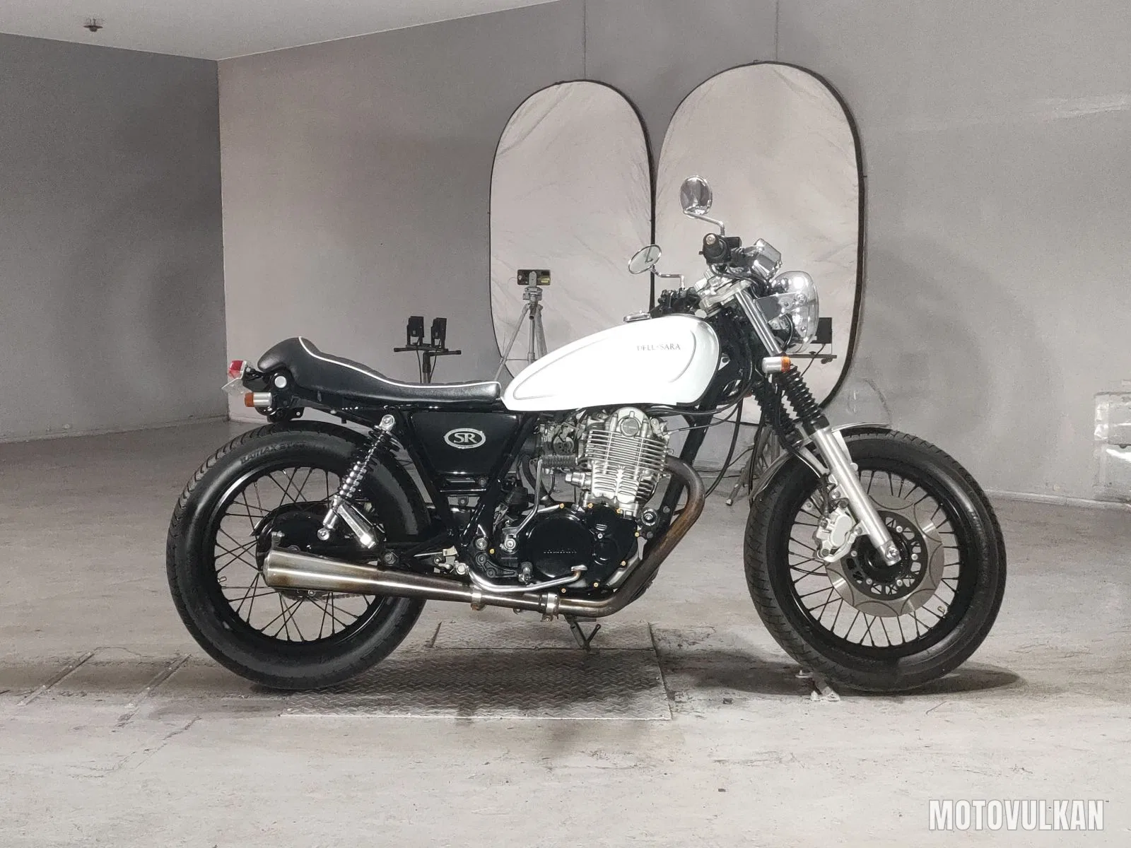 Yamaha SR400